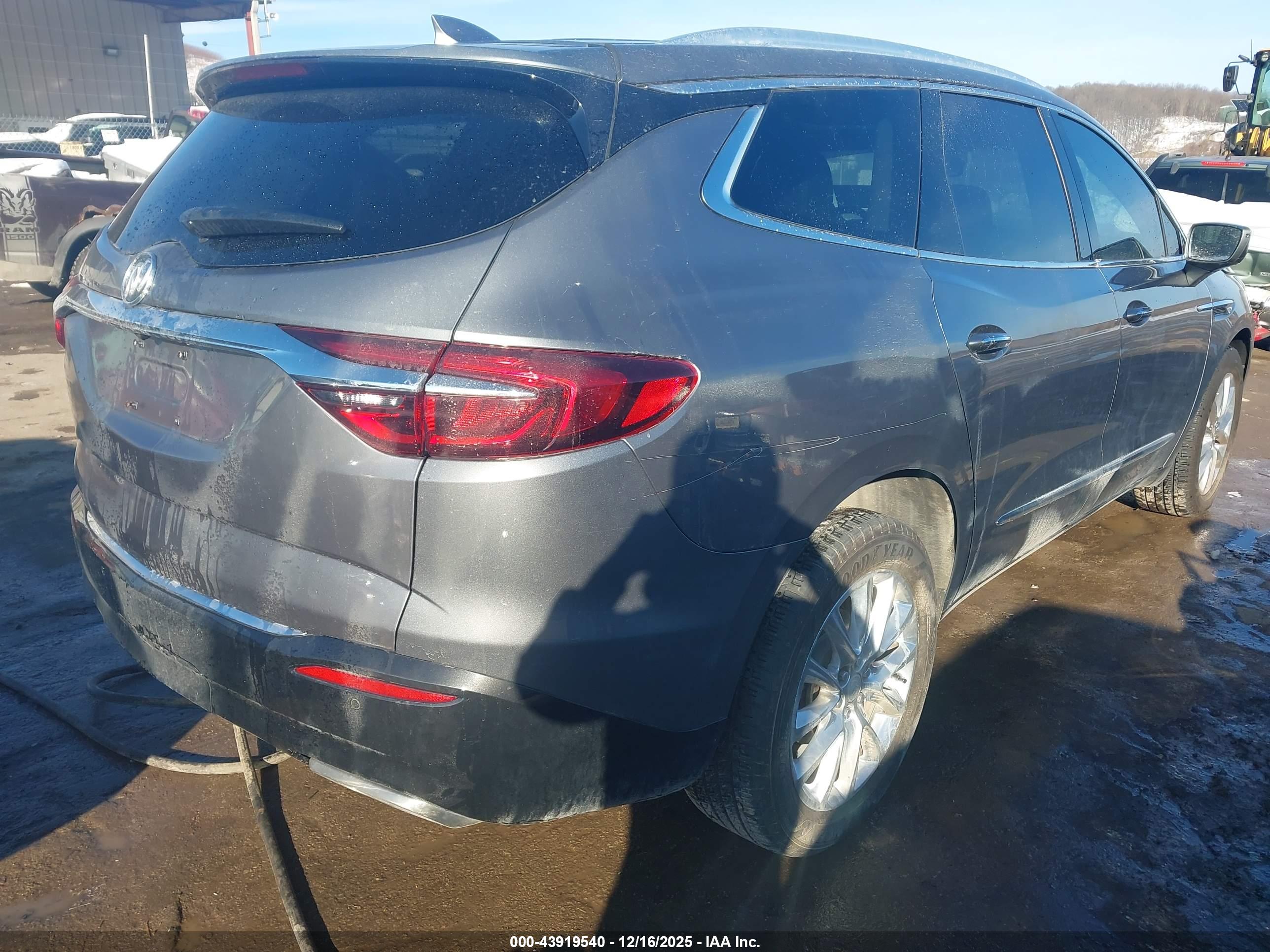 BUICK ENCLAVE image 4