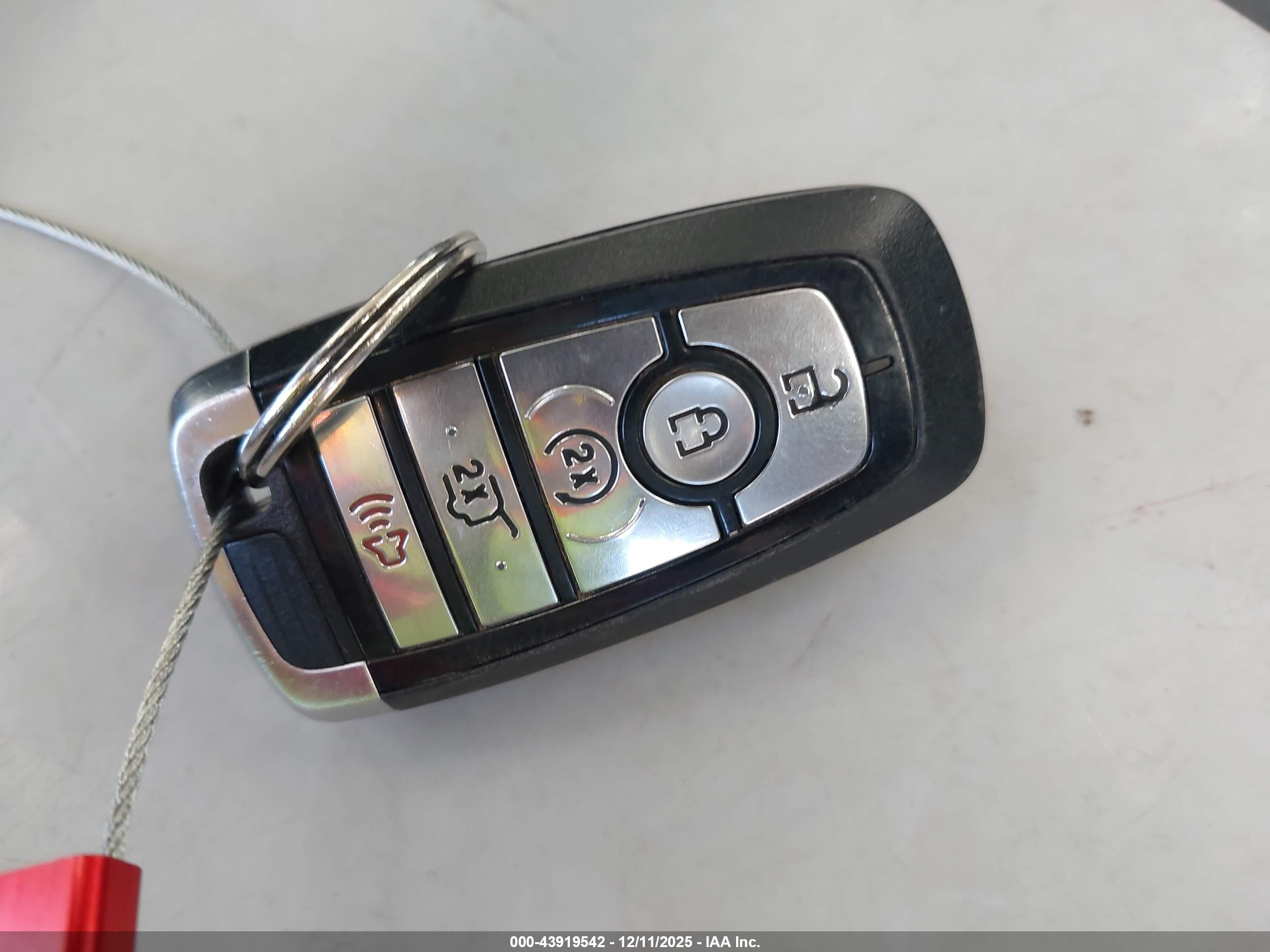 FORD ESCAPE image 11