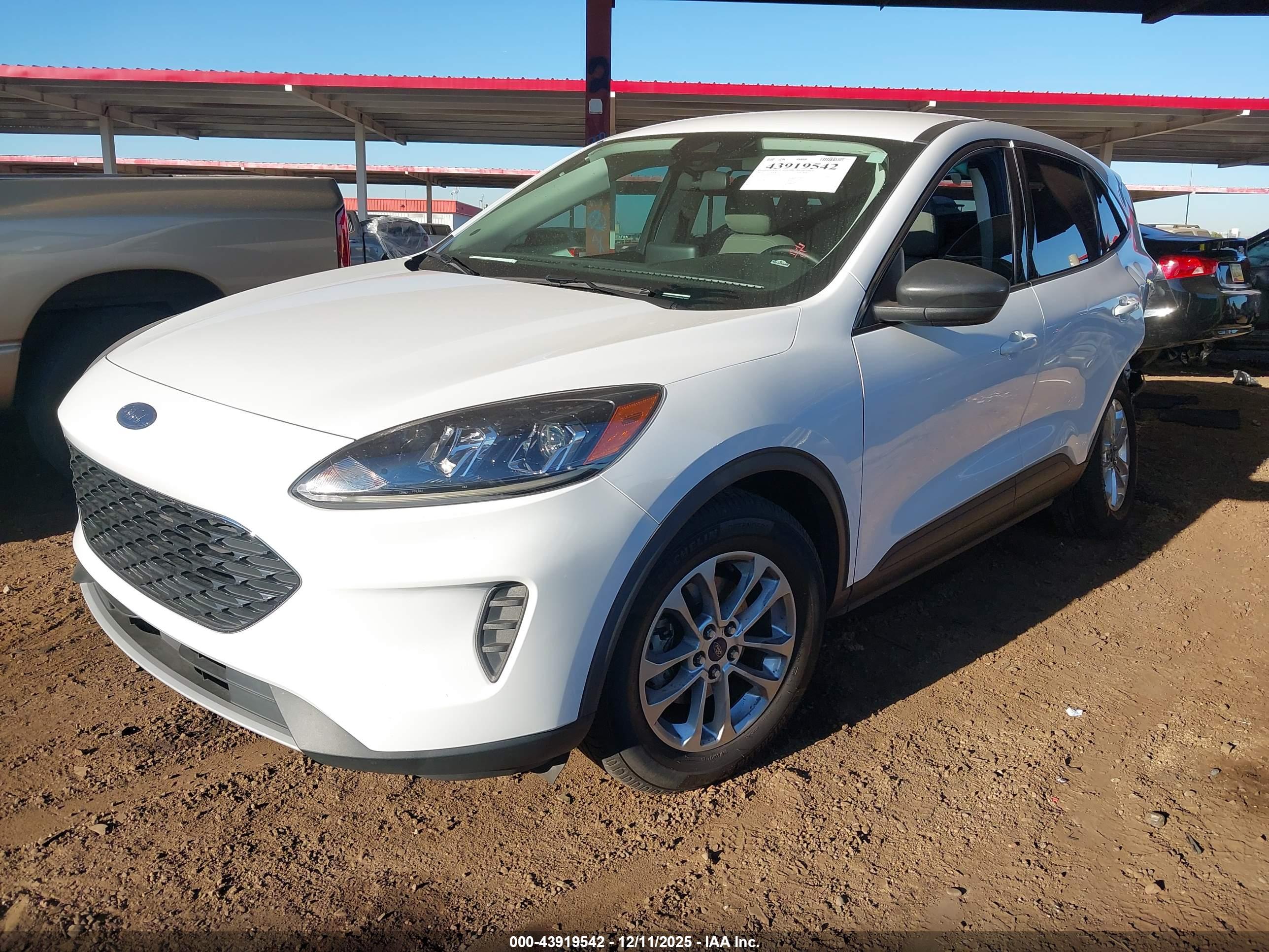 FORD ESCAPE image 2