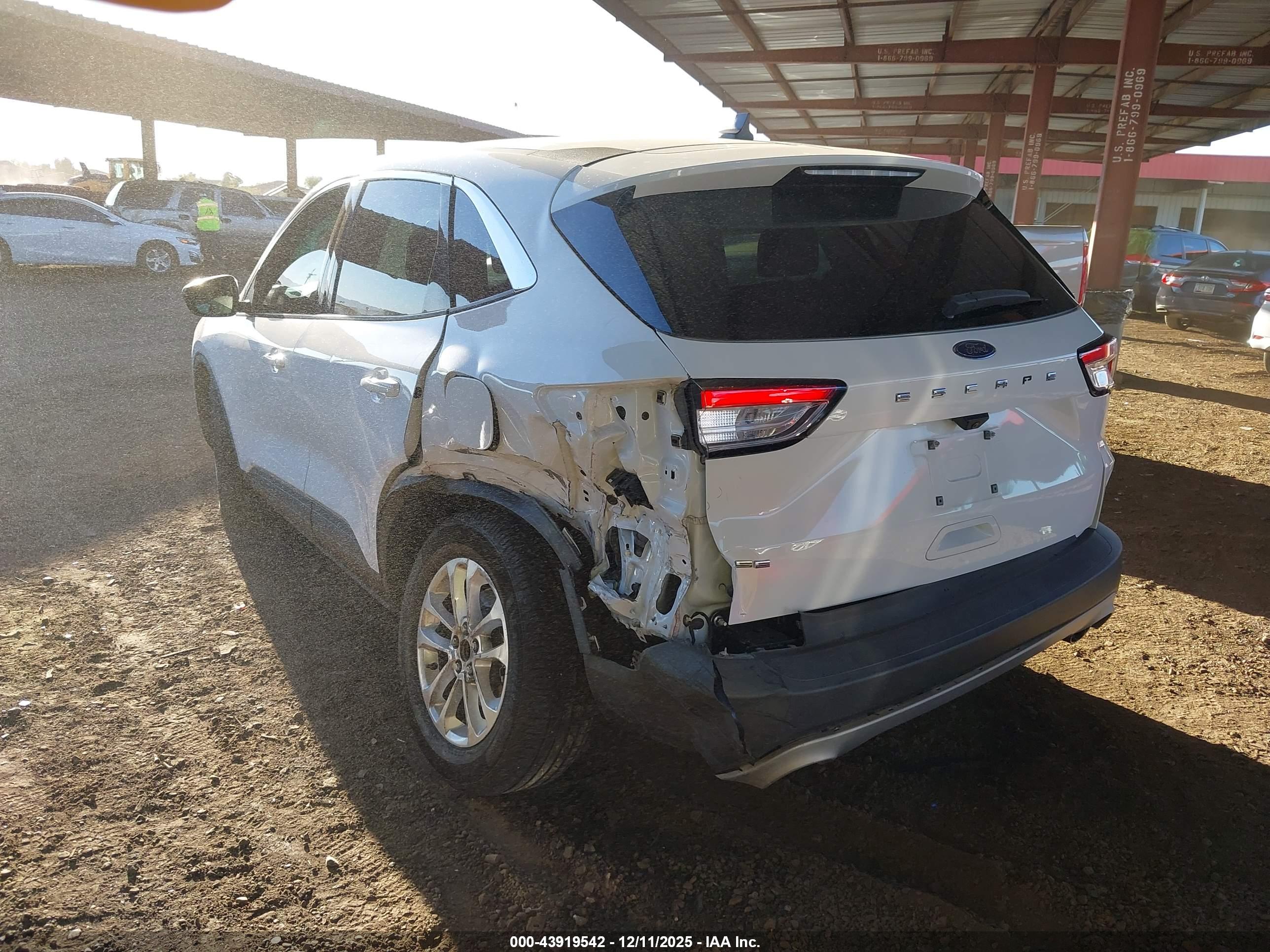 FORD ESCAPE image 3