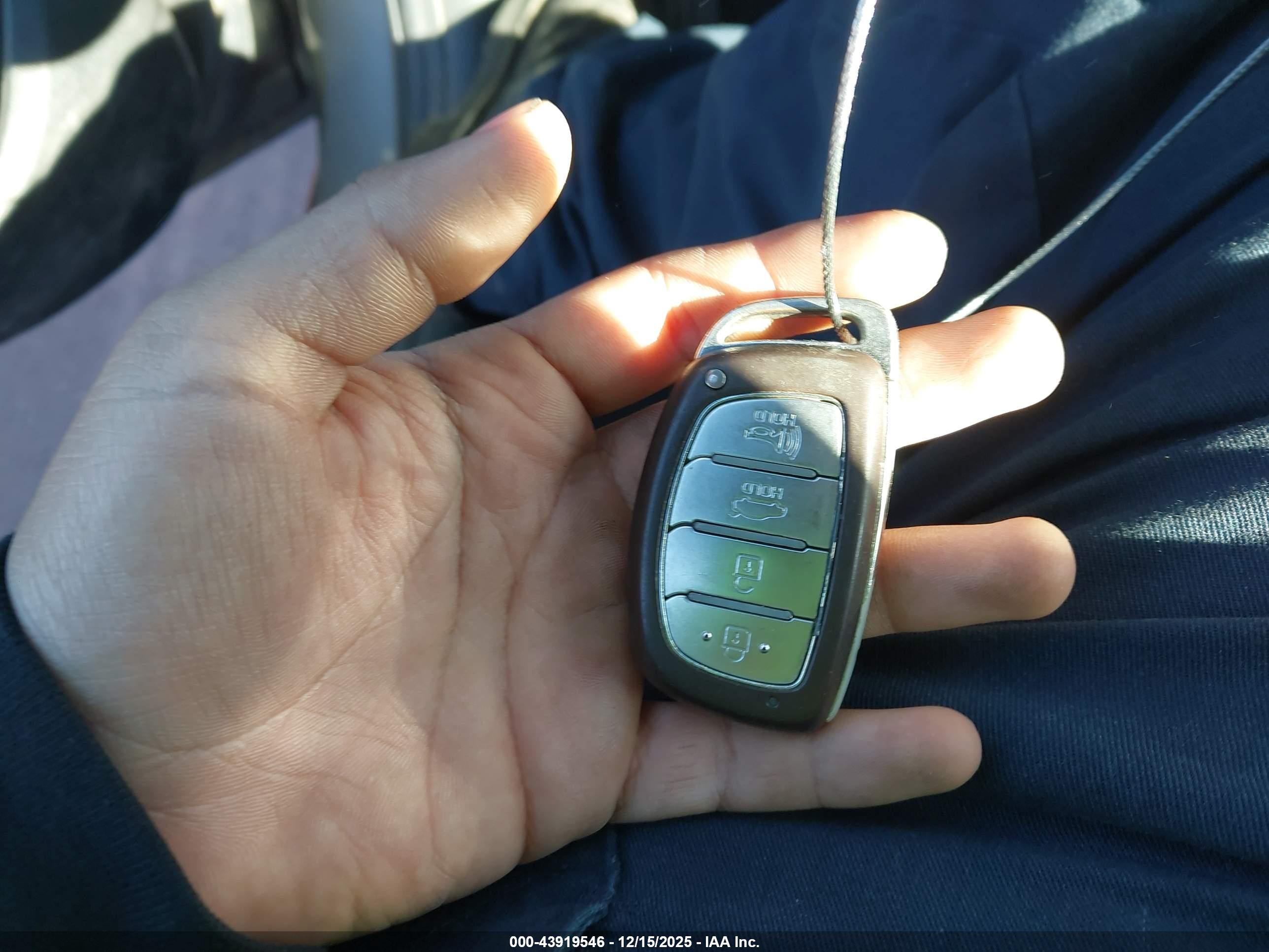 HYUNDAI SONATA image 11