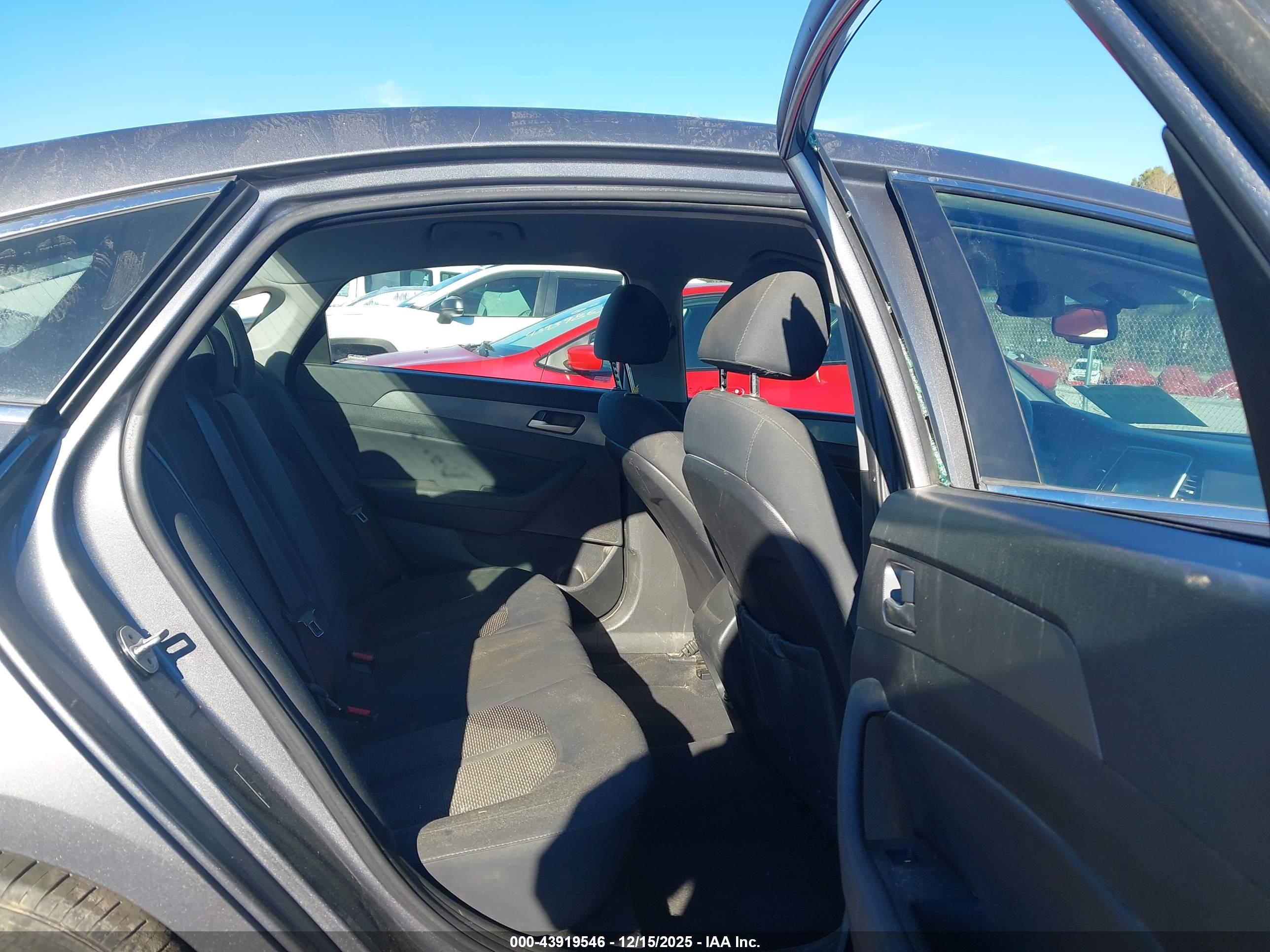 HYUNDAI SONATA image 8