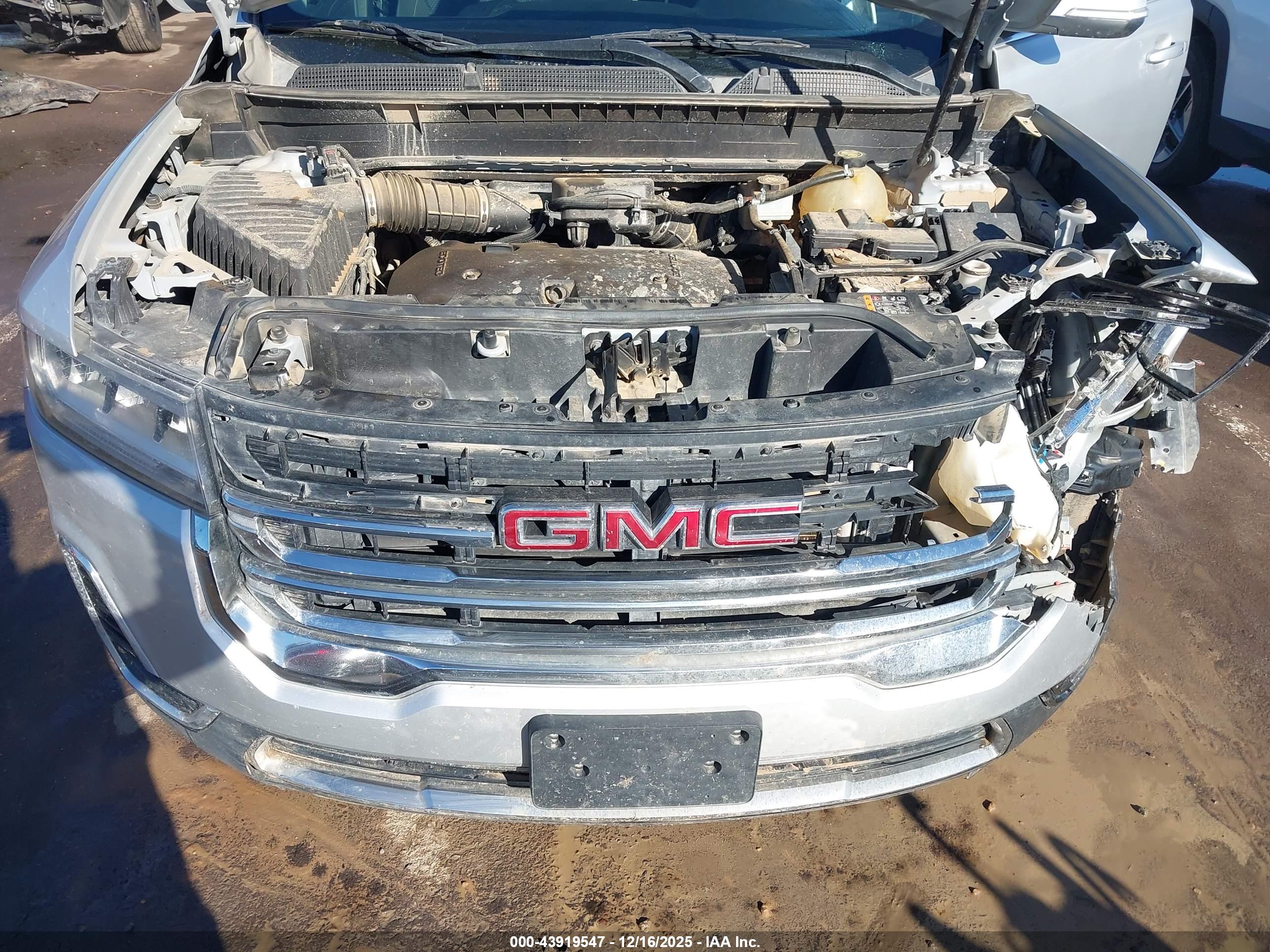 GMC ACADIA image 10