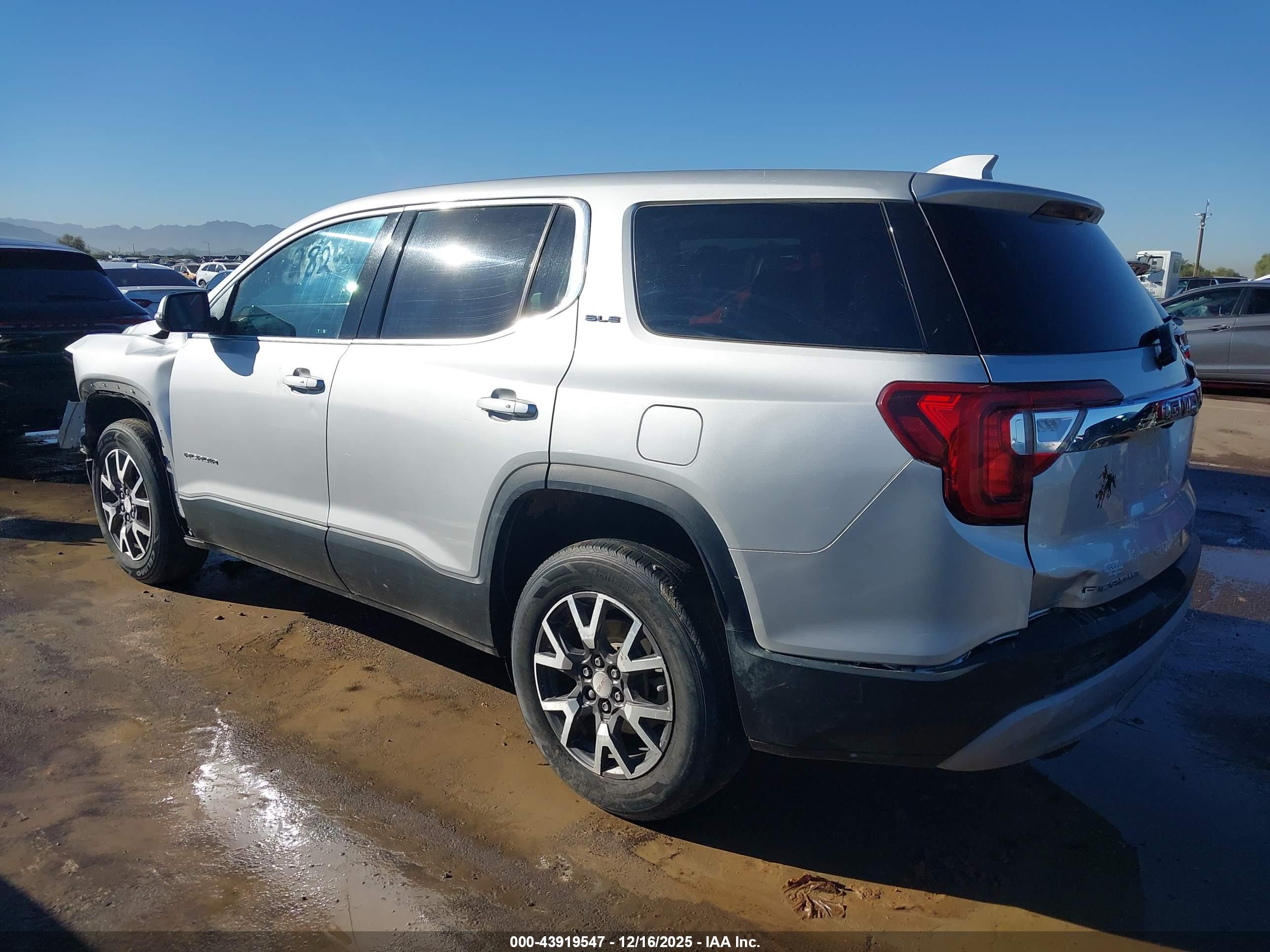 GMC ACADIA image 3