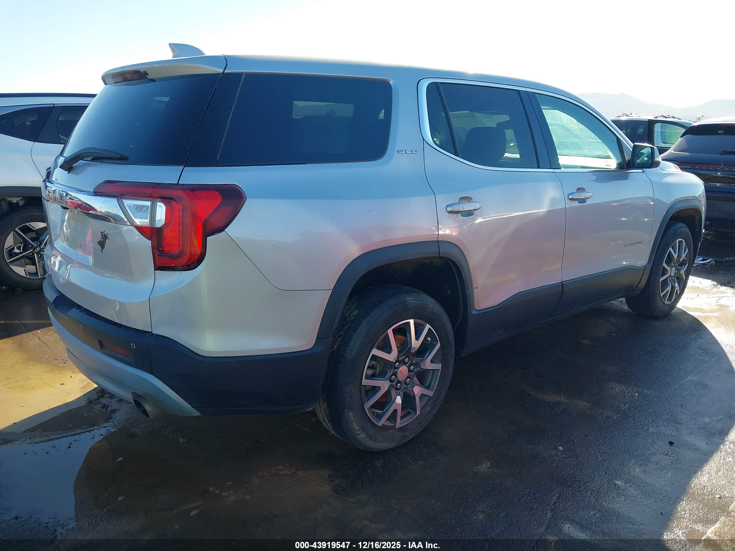 GMC ACADIA image 4