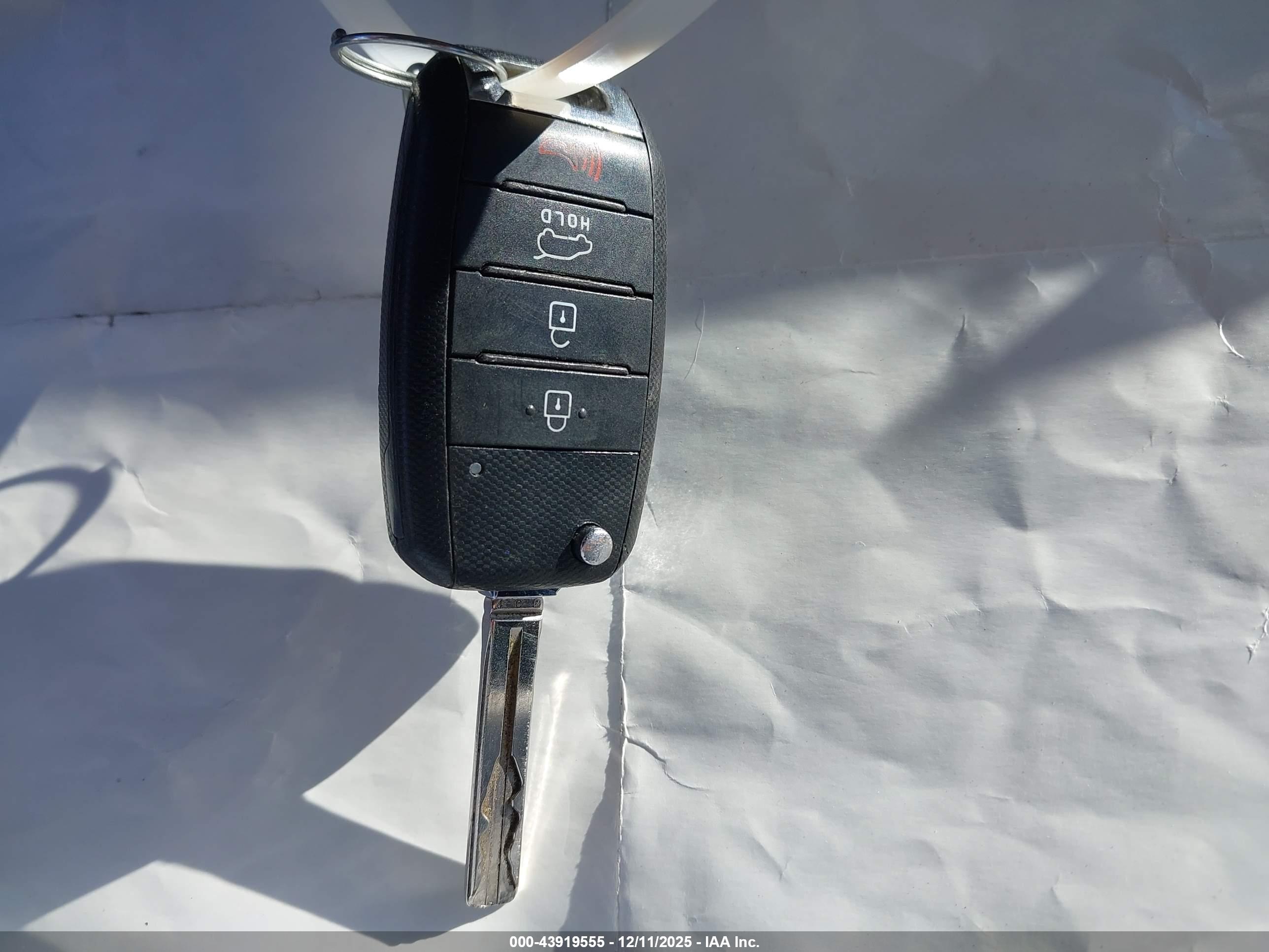 KIA SPORTAGE image 11
