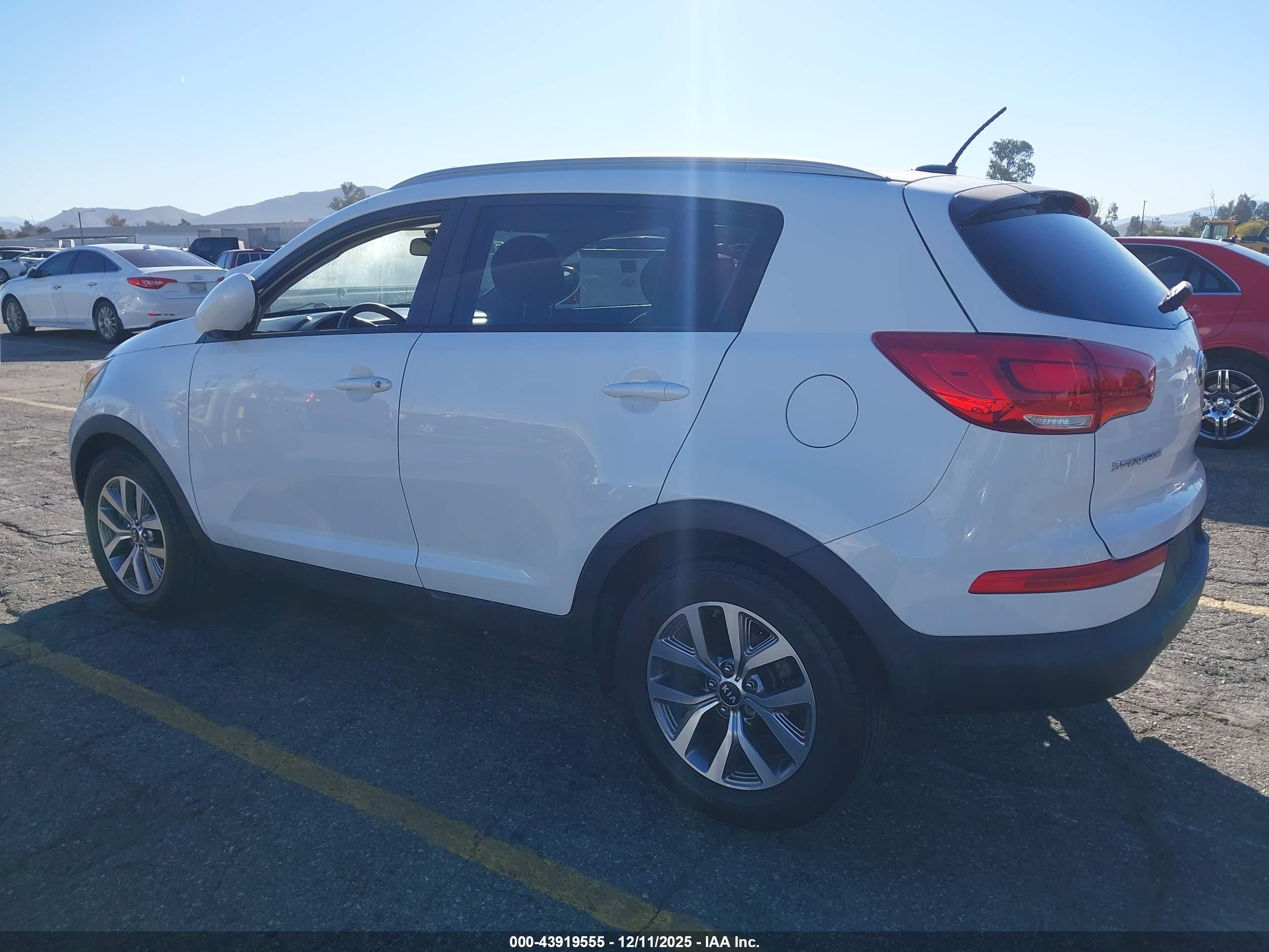 KIA SPORTAGE image 3