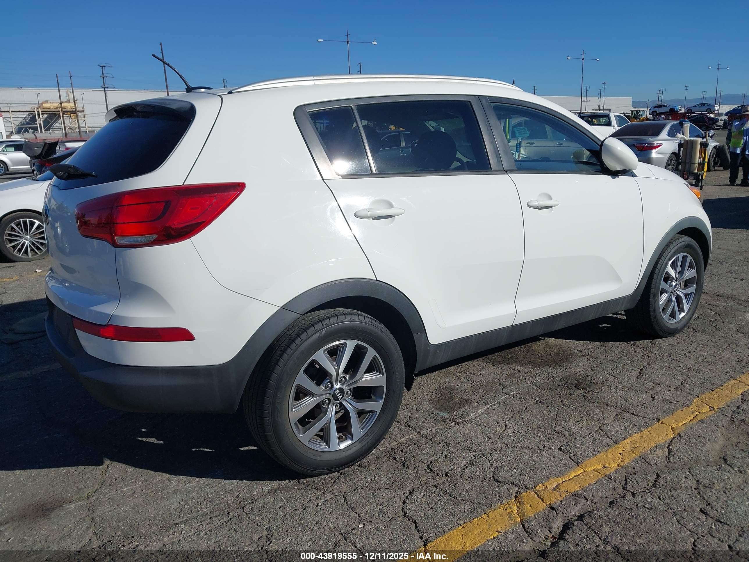 KIA SPORTAGE image 4