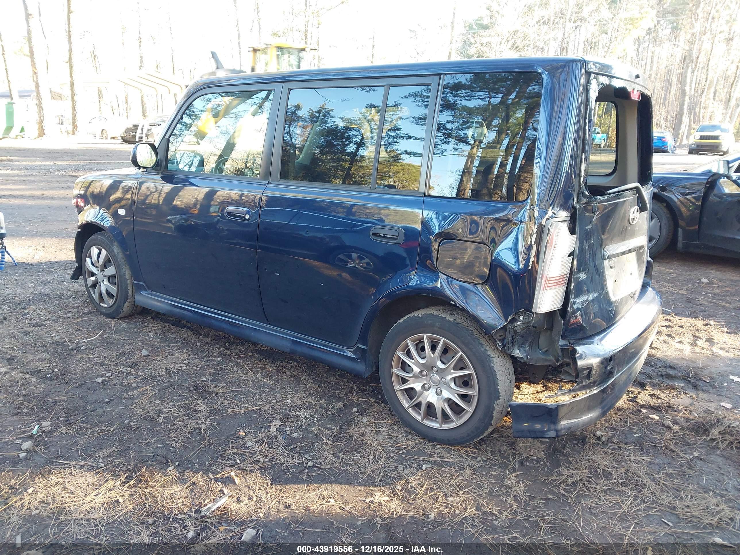 SCION XB image 3