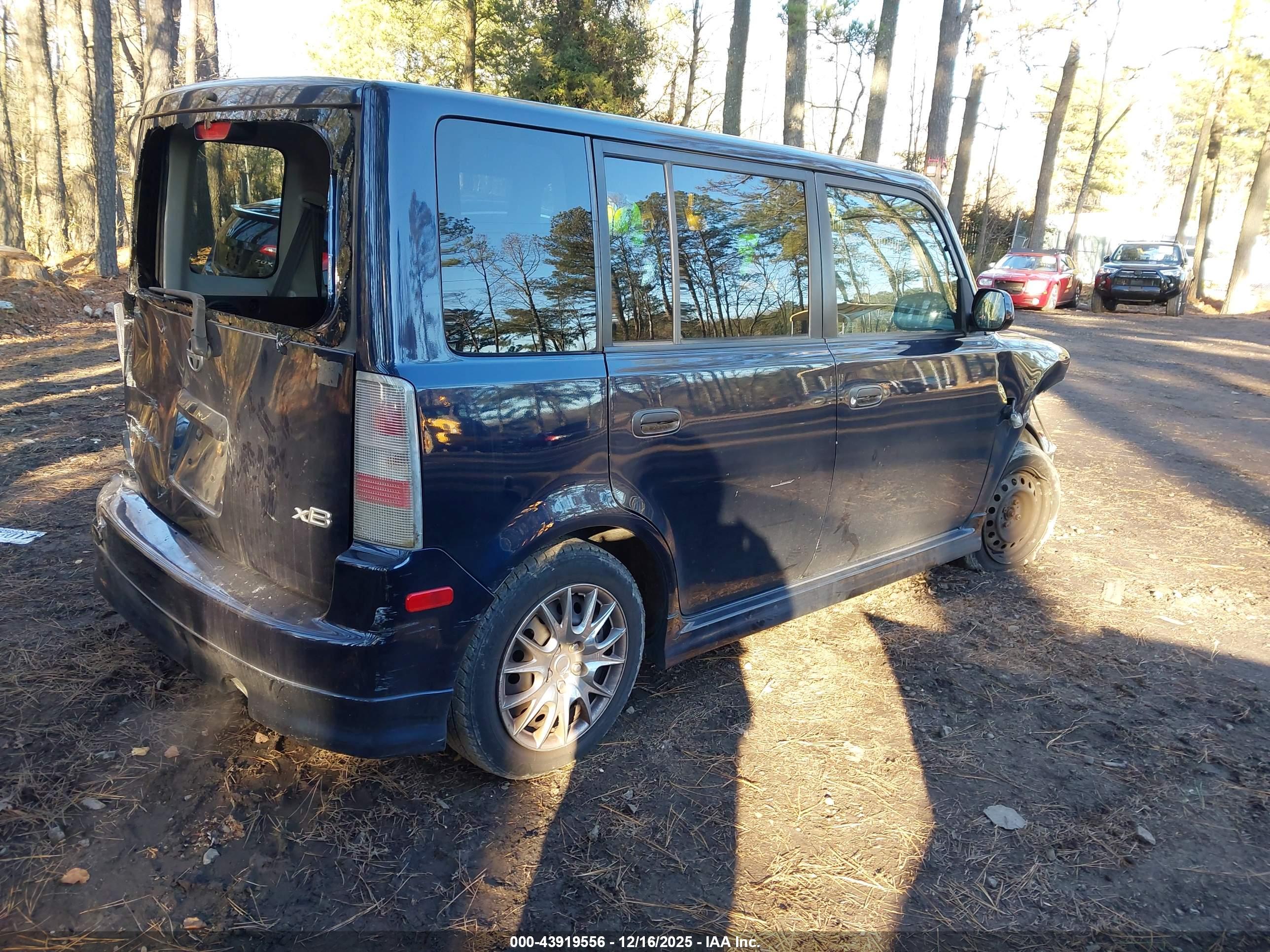 SCION XB image 4