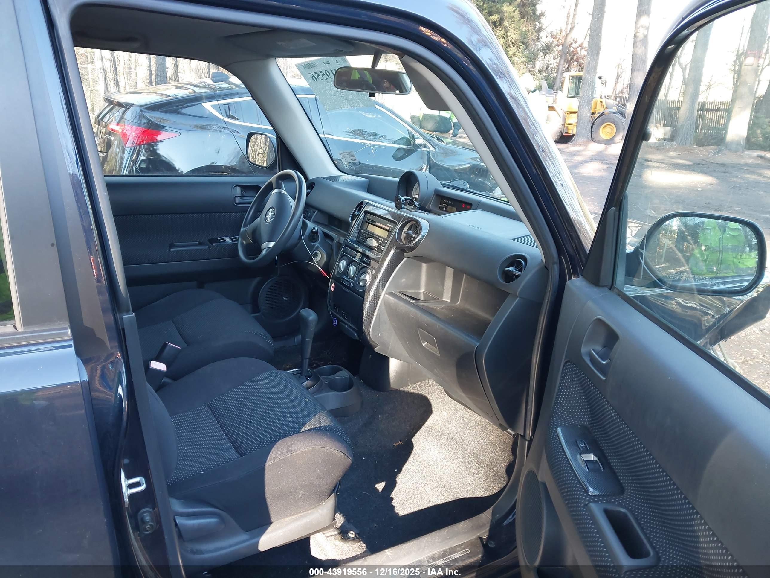 SCION XB image 5