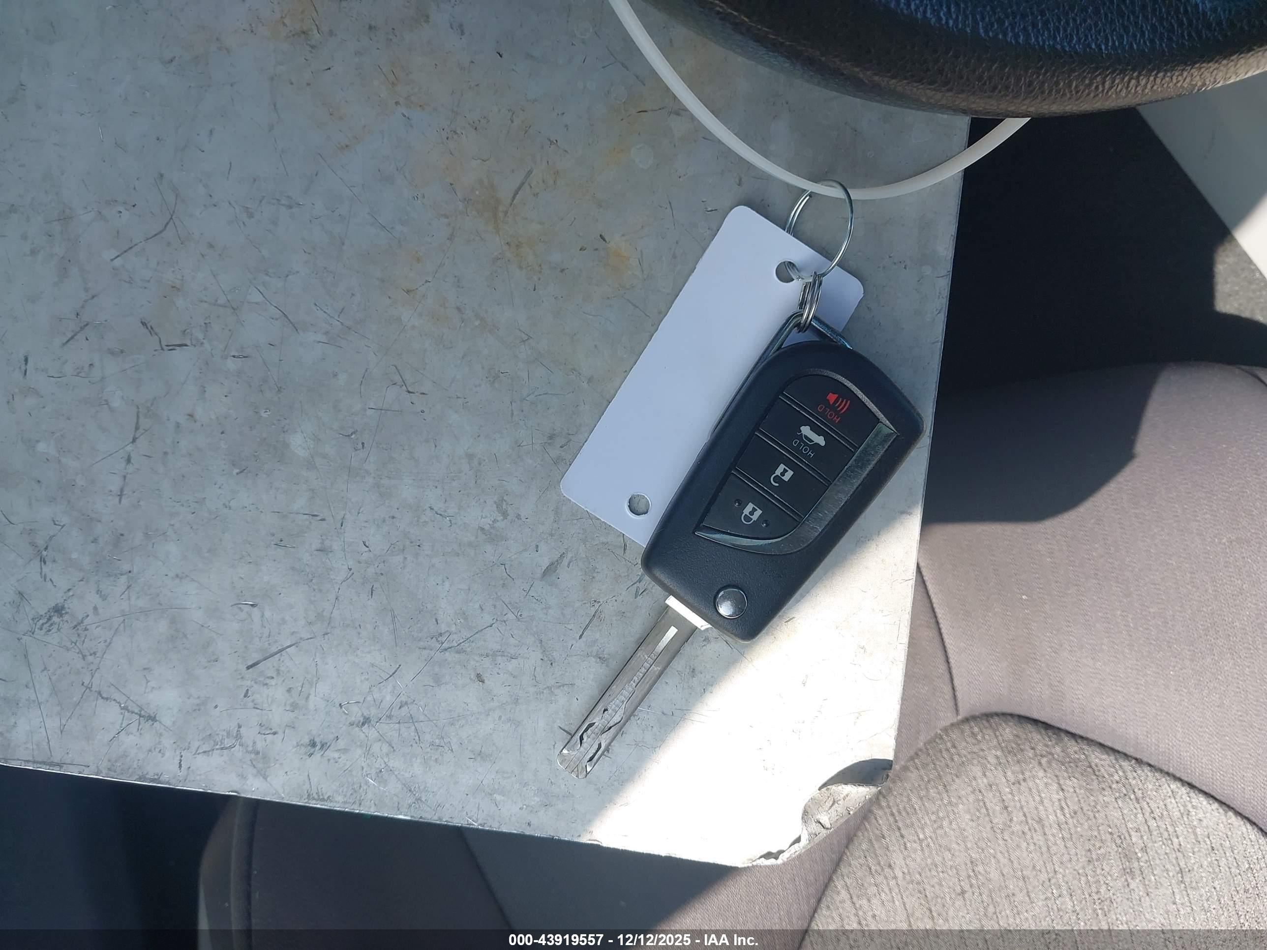 TOYOTA CAMRY image 11