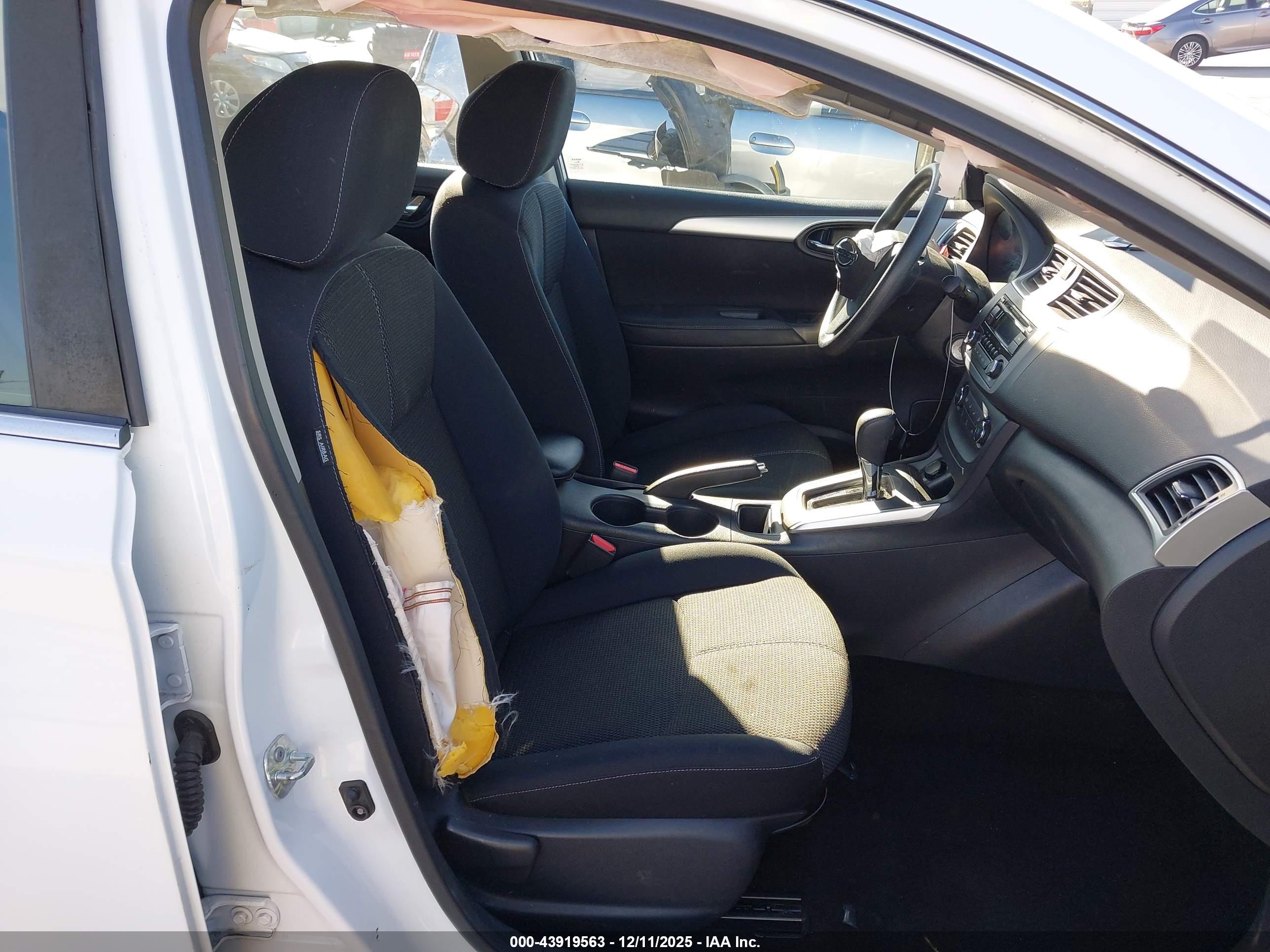 NISSAN SENTRA image 5