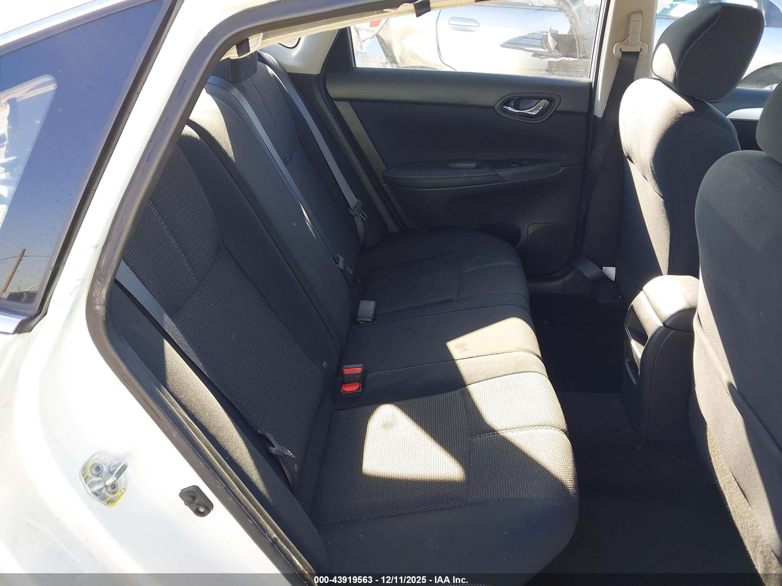 NISSAN SENTRA image 8