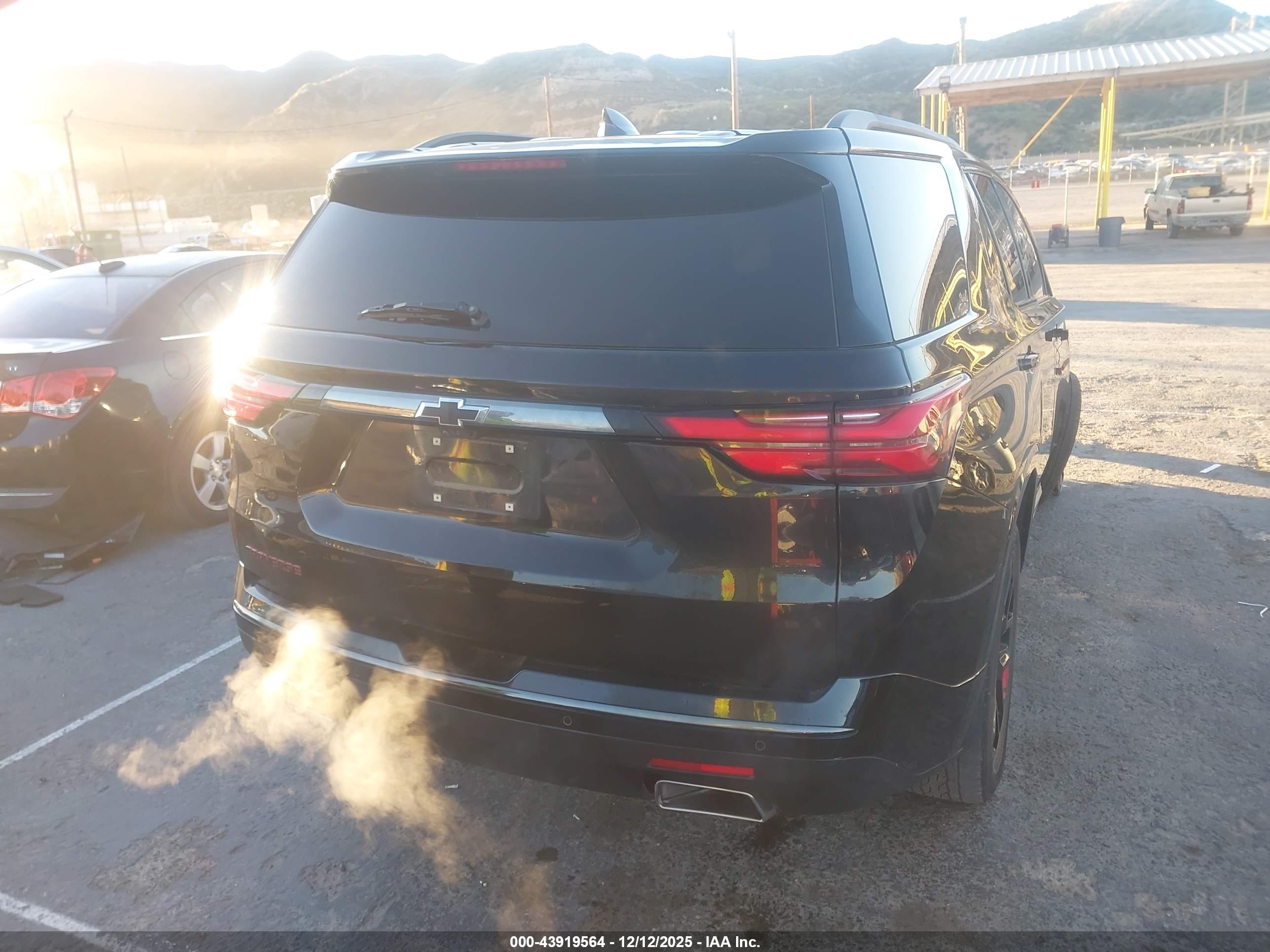 CHEVROLET TRAVERSE image 4