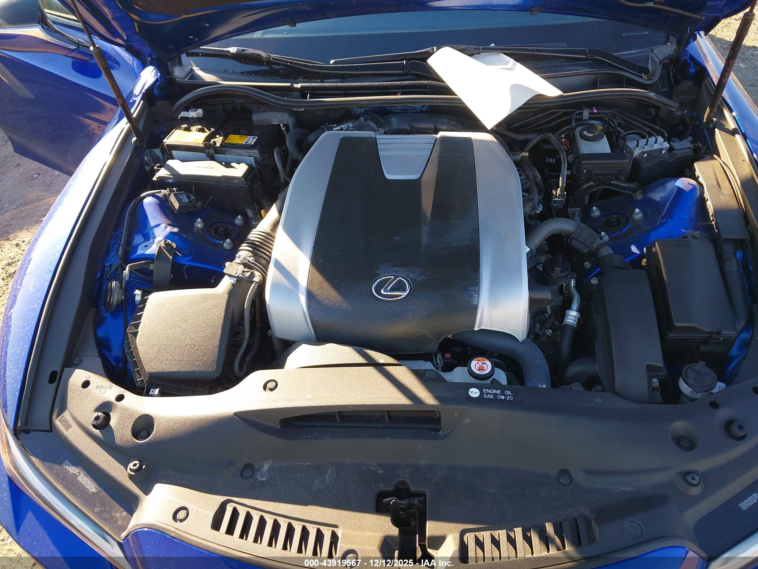 LEXUS IS image 10