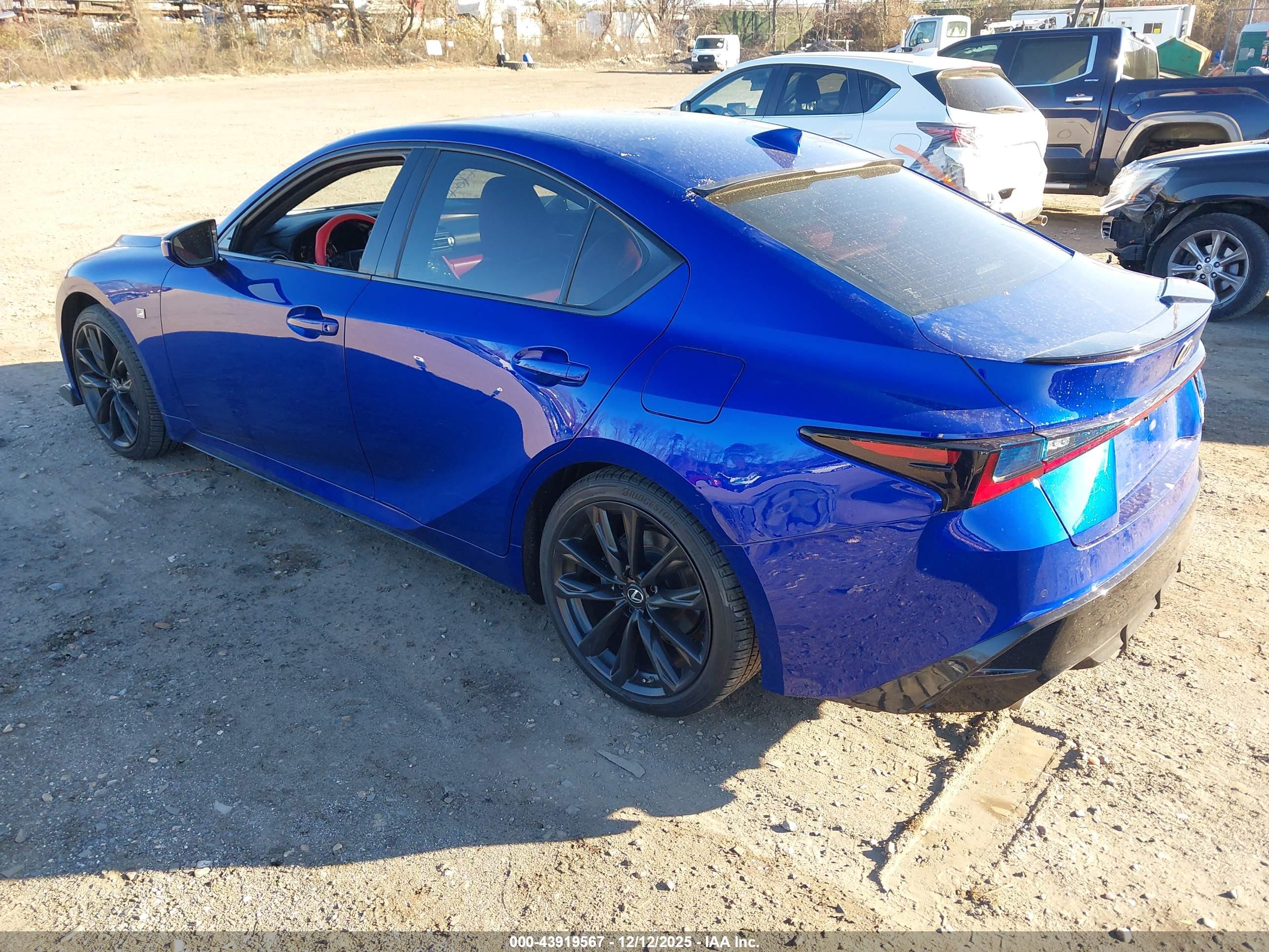 LEXUS IS image 3