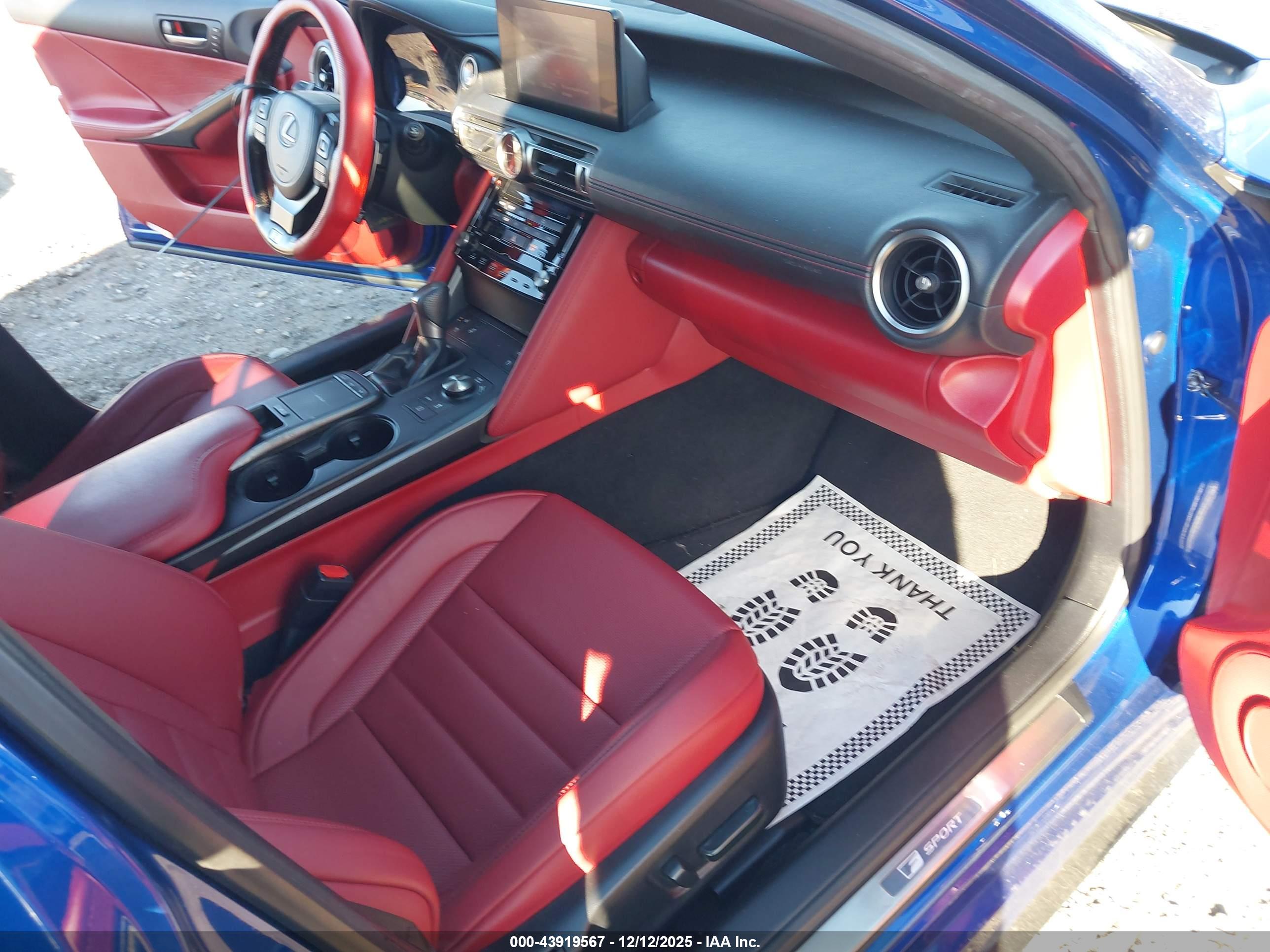 LEXUS IS image 5