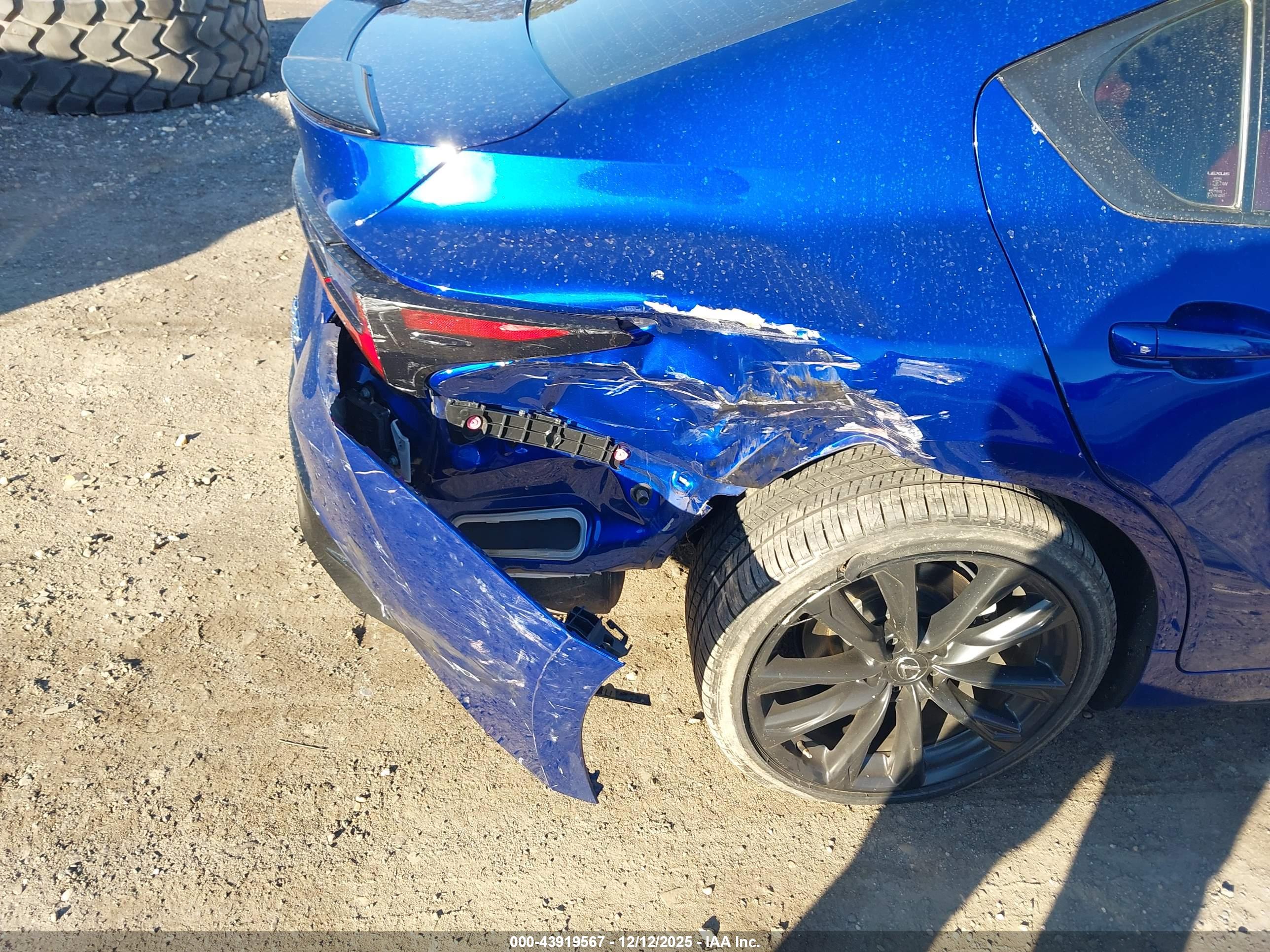 LEXUS IS image 6