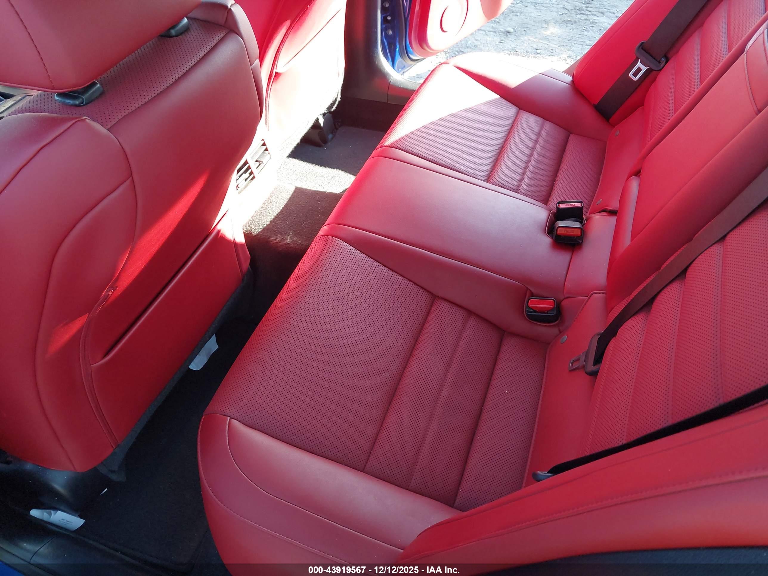 LEXUS IS image 8
