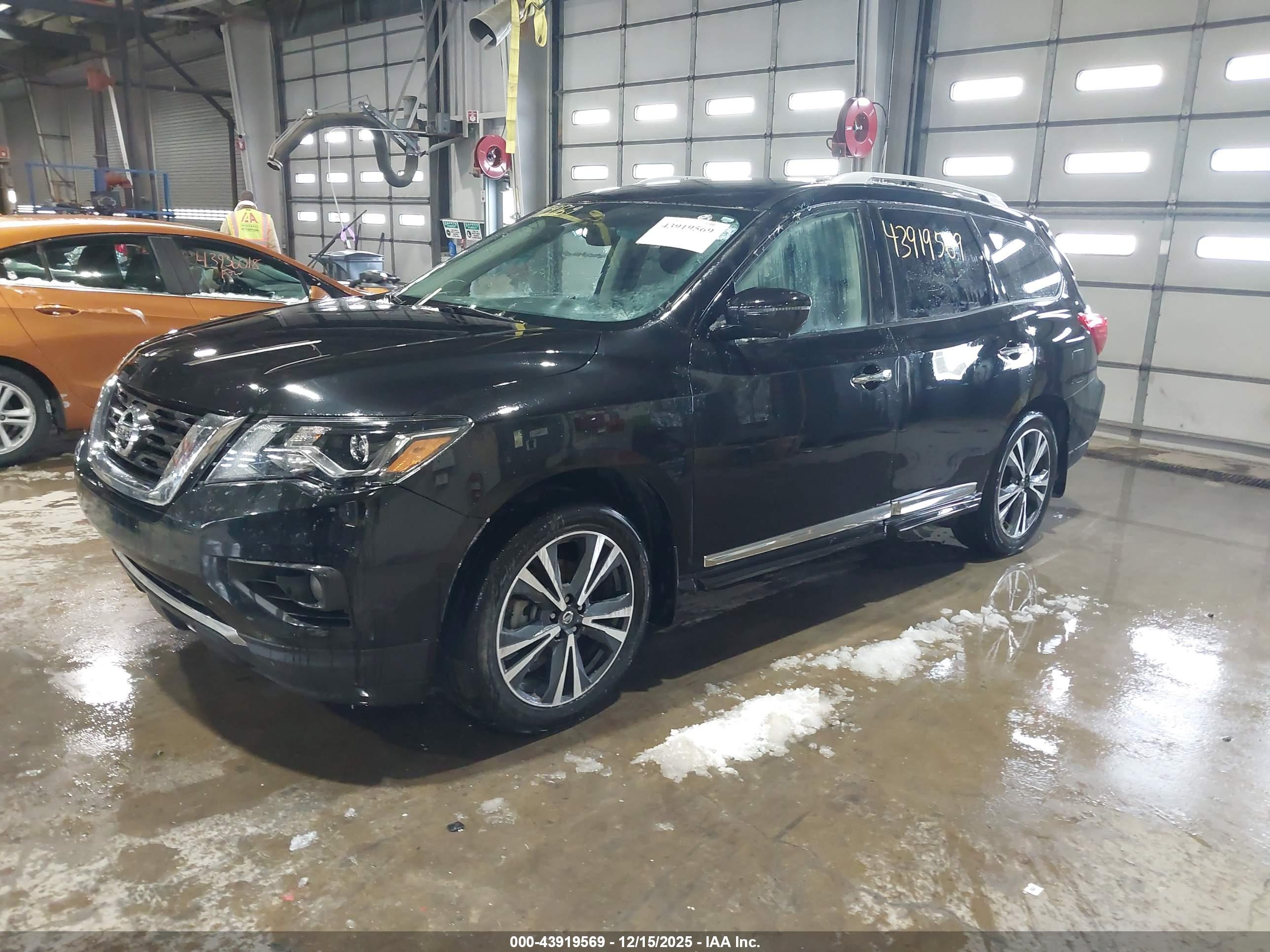 NISSAN PATHFINDER image 2