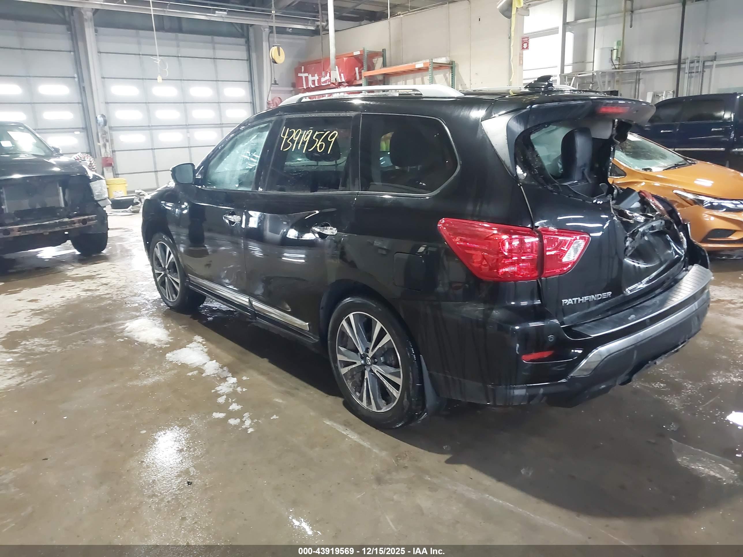 NISSAN PATHFINDER image 3