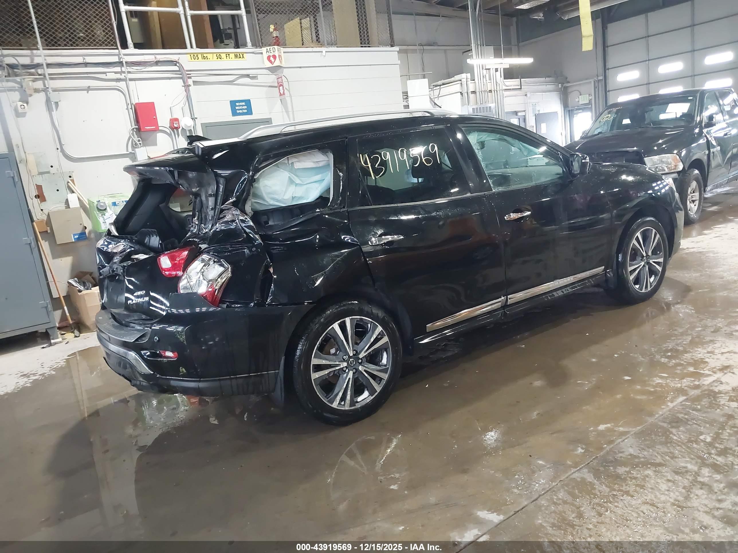 NISSAN PATHFINDER image 4