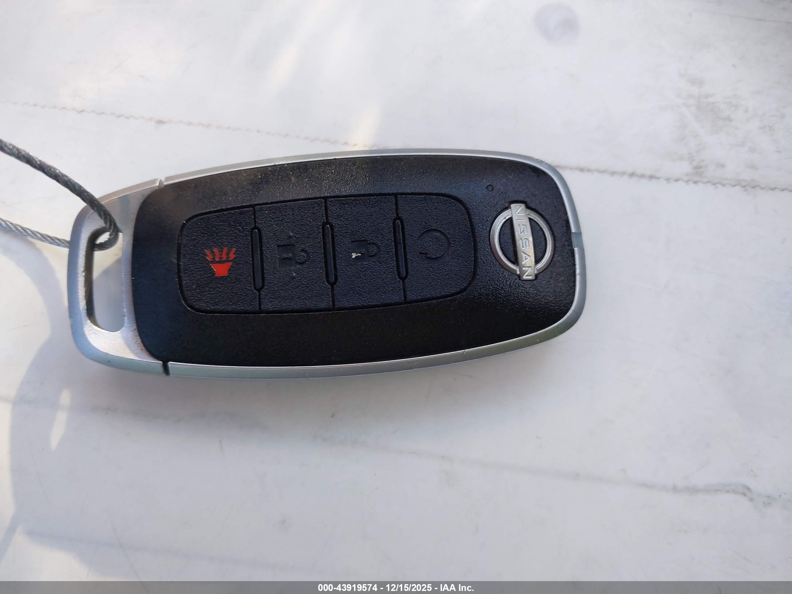 NISSAN ROGUE image 11