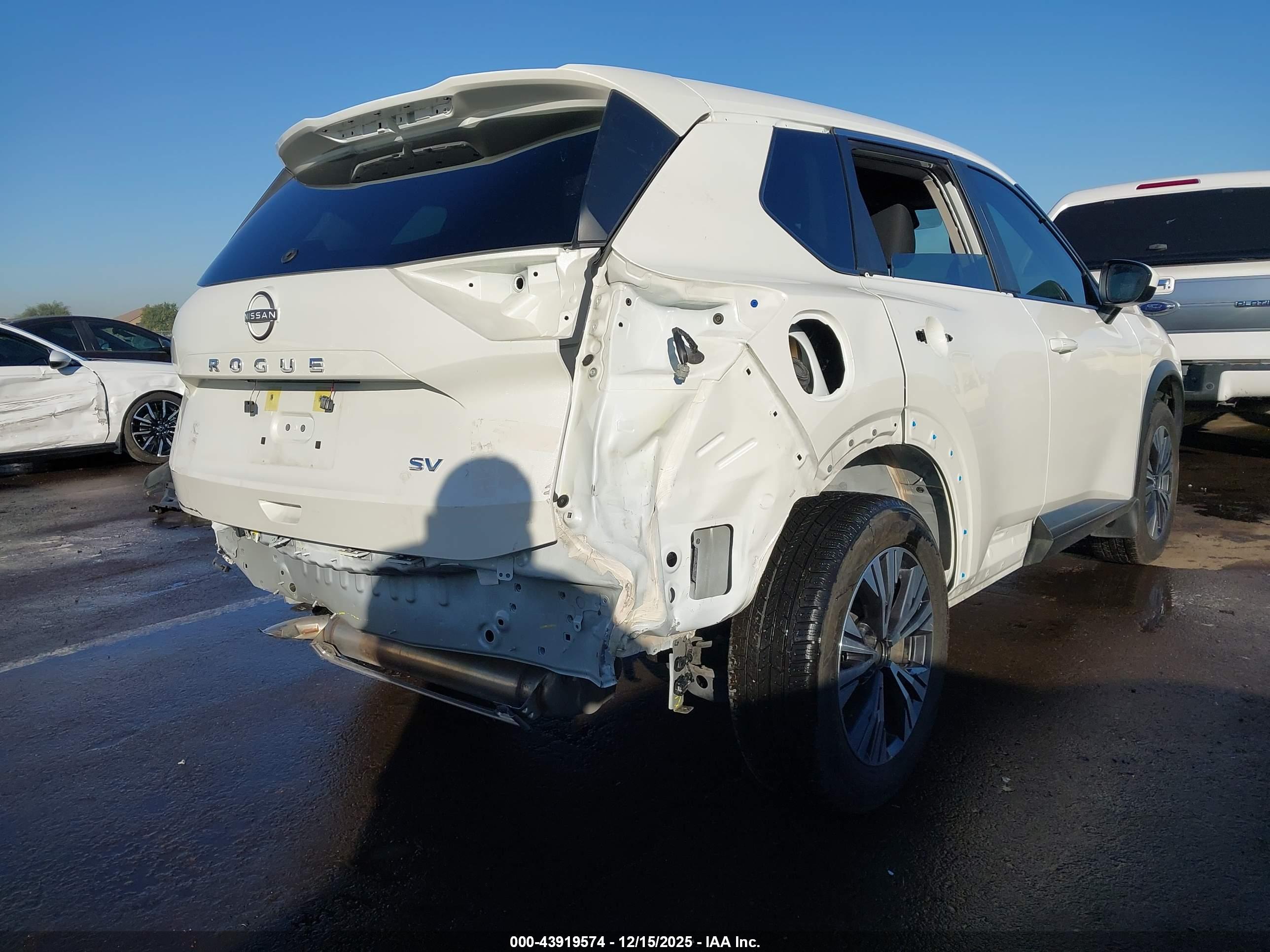 NISSAN ROGUE image 6