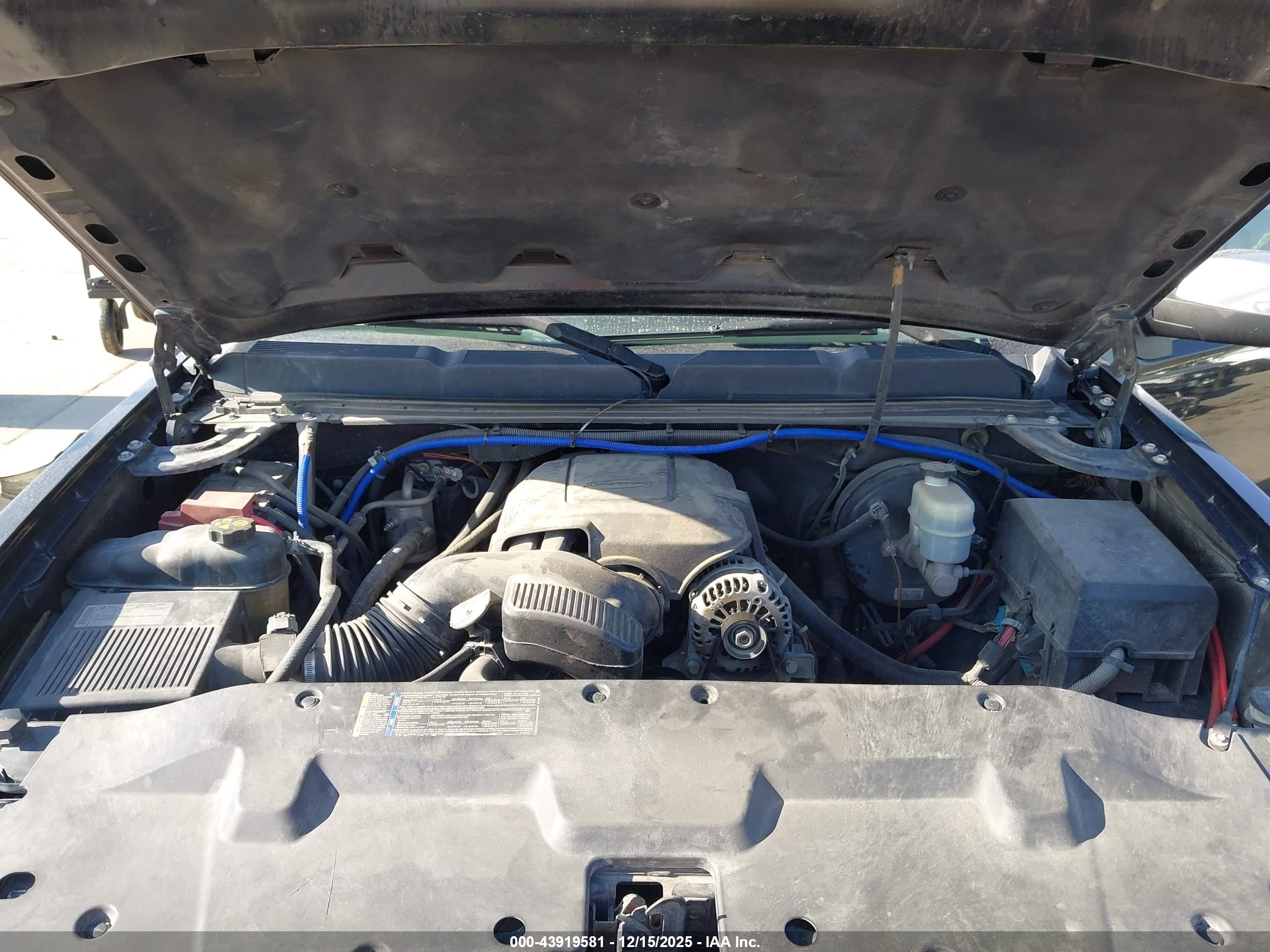 CHEVROLET SILVERADO image 10