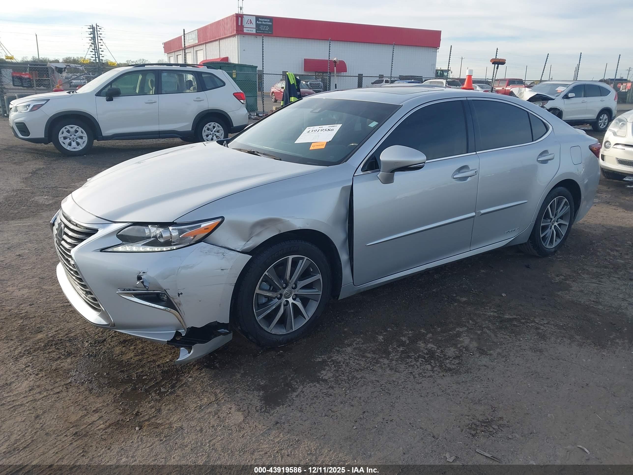 LEXUS ES image 2