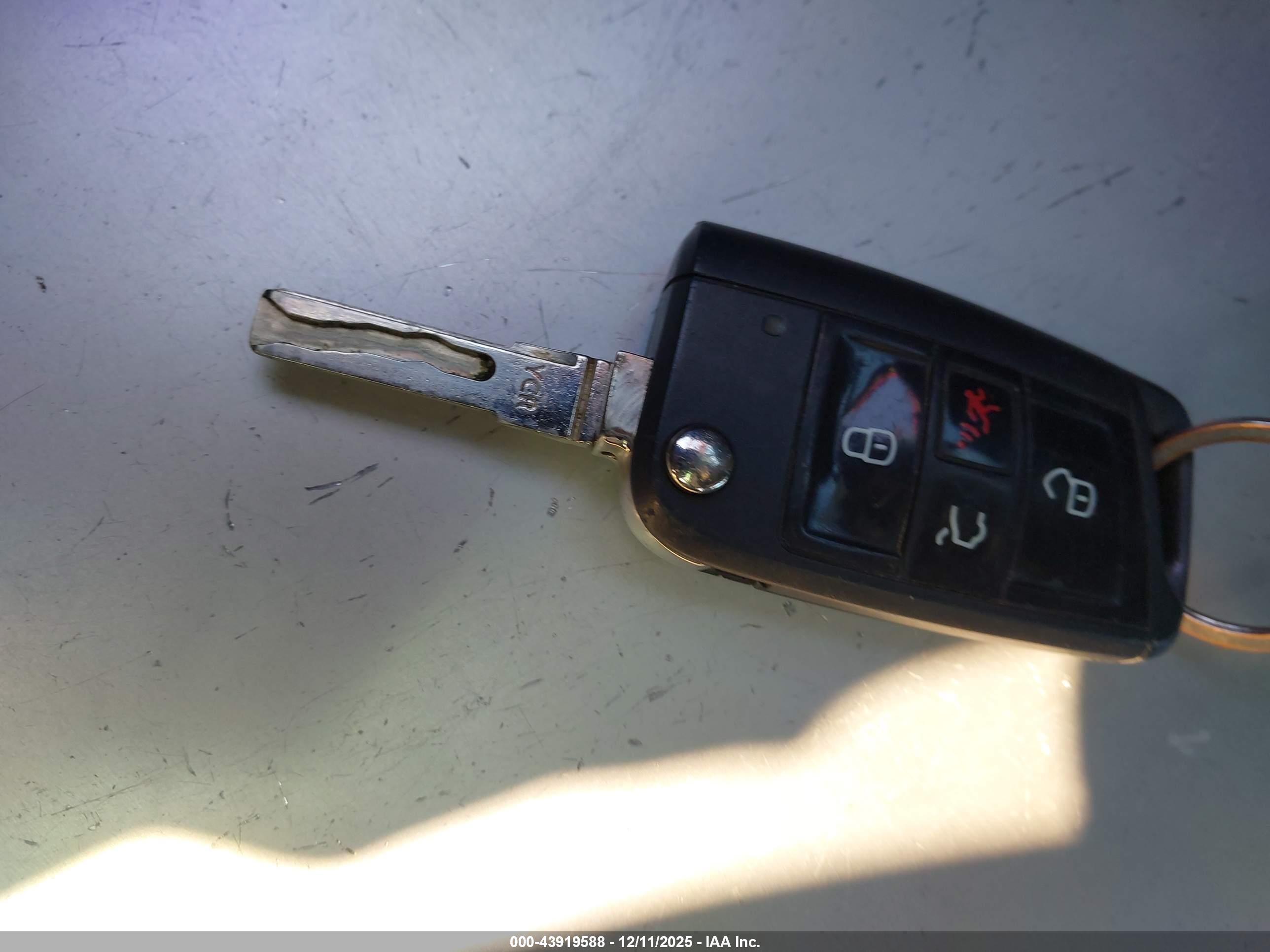 VOLKSWAGEN GOLF image 11