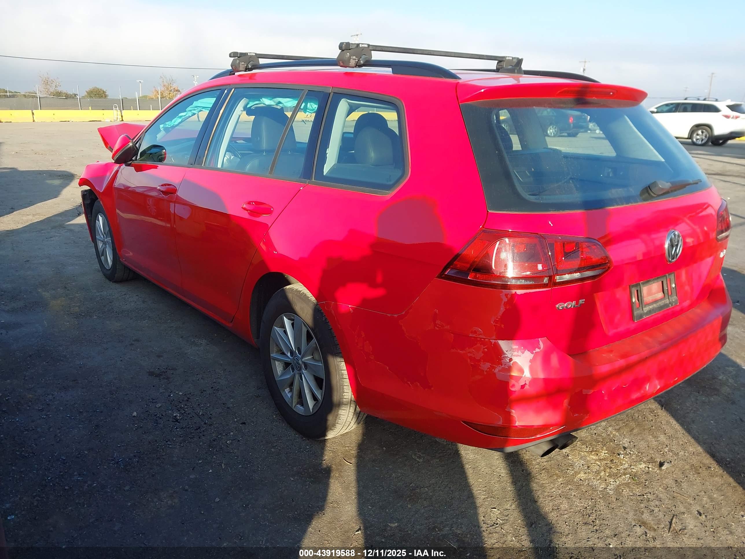 VOLKSWAGEN GOLF image 3