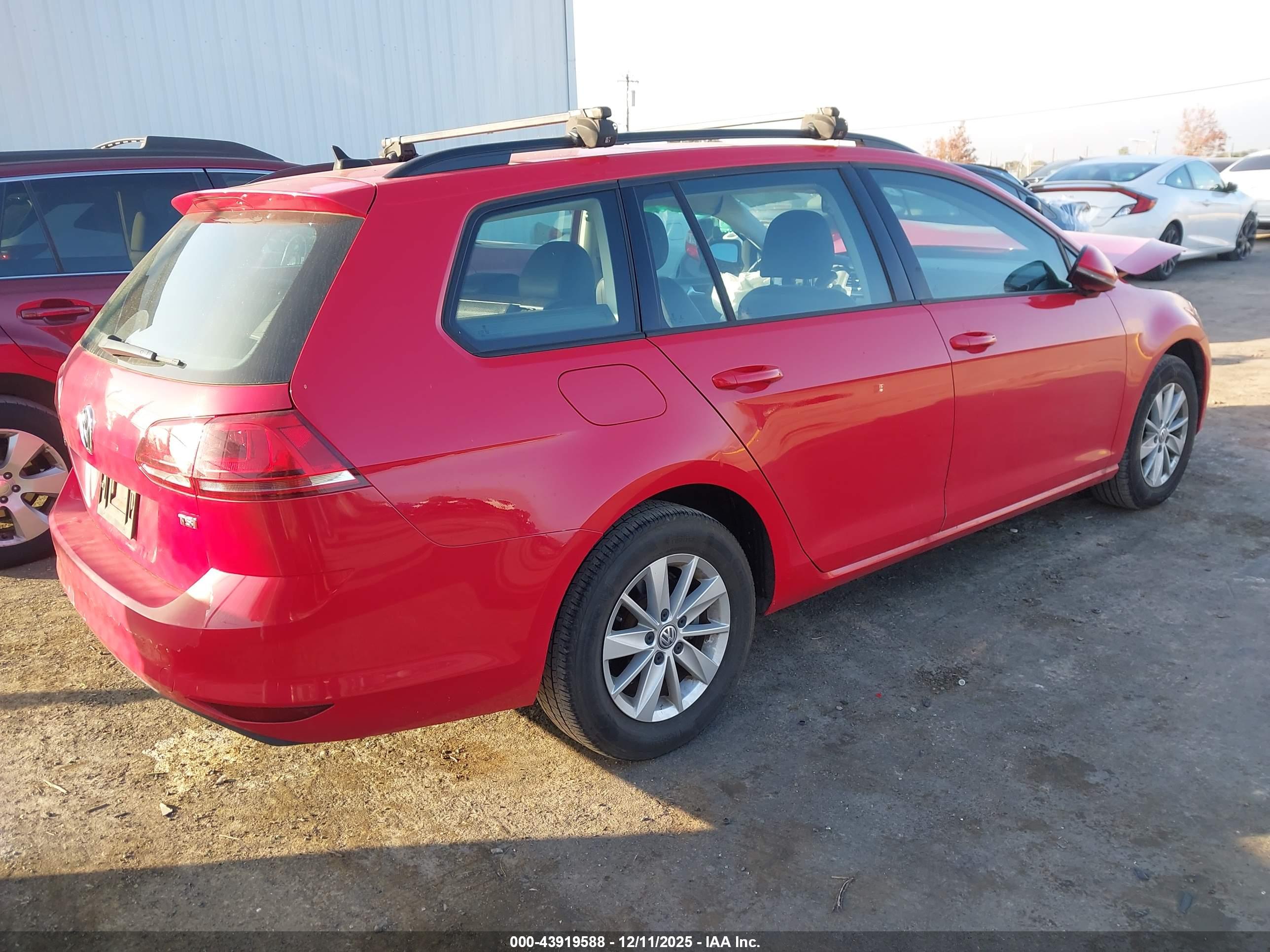 VOLKSWAGEN GOLF image 4