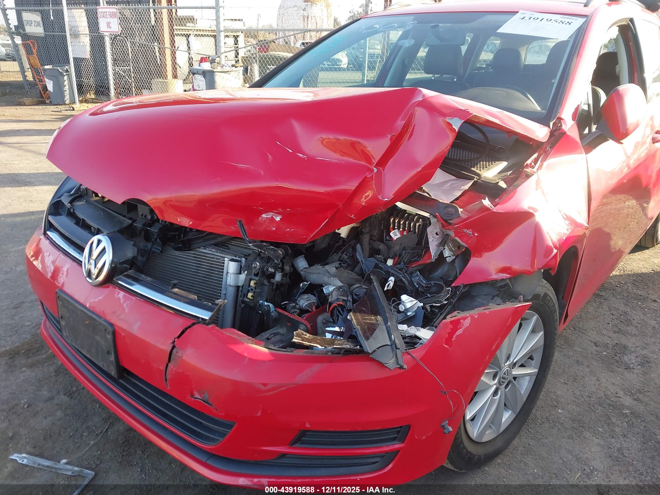 VOLKSWAGEN GOLF image 6
