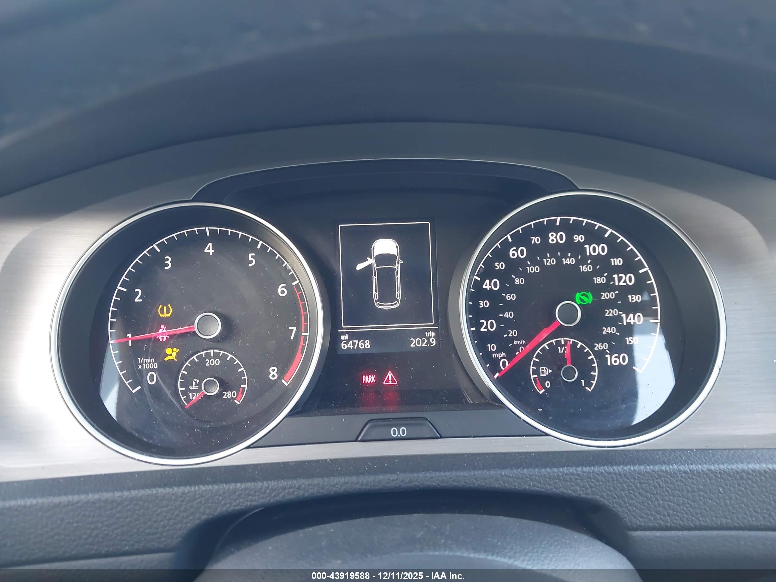 VOLKSWAGEN GOLF image 7