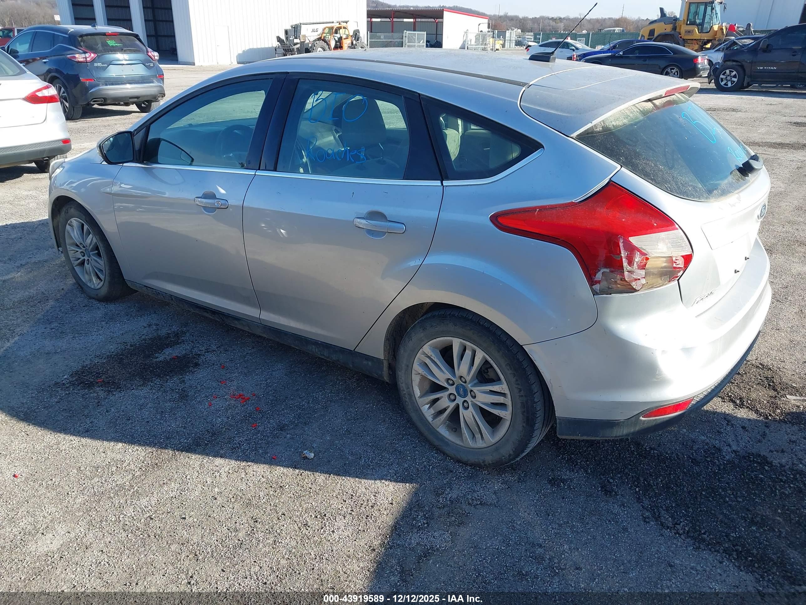 FORD FOCUS image 3