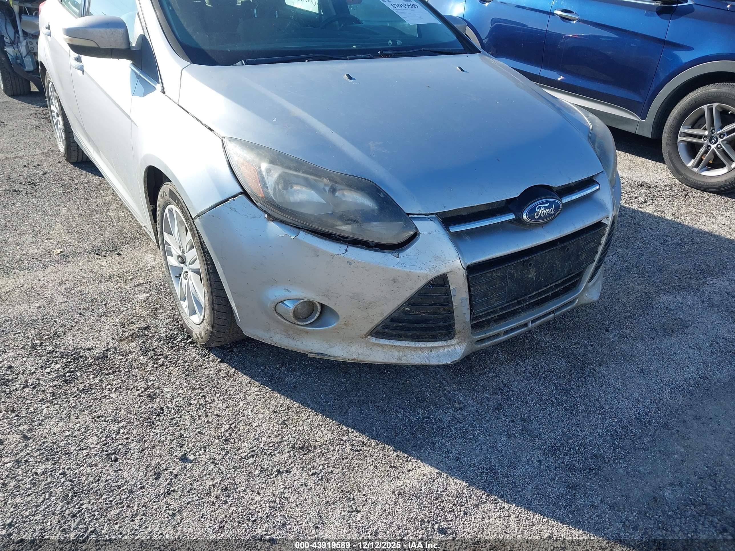 FORD FOCUS image 6