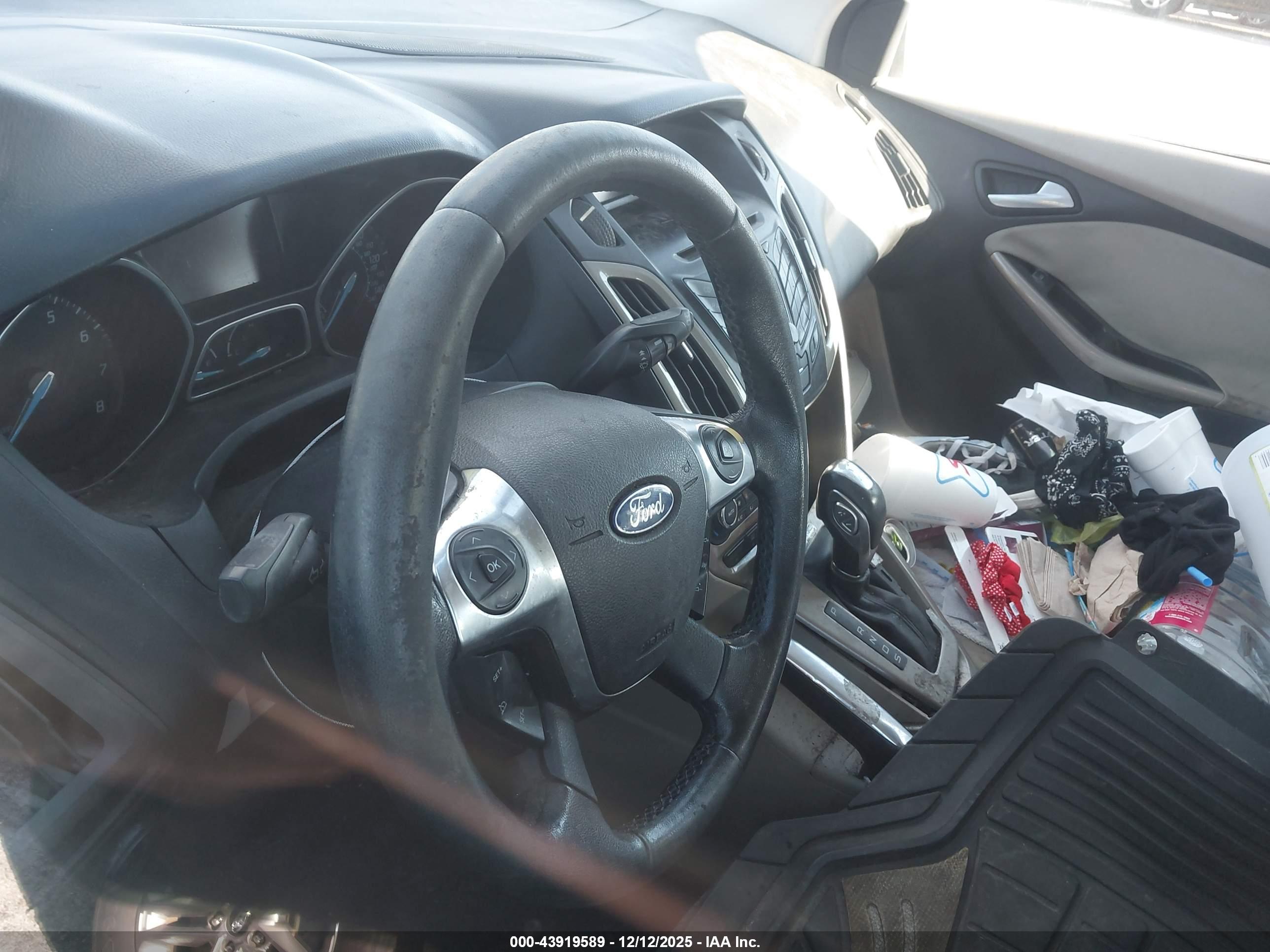 FORD FOCUS image 7
