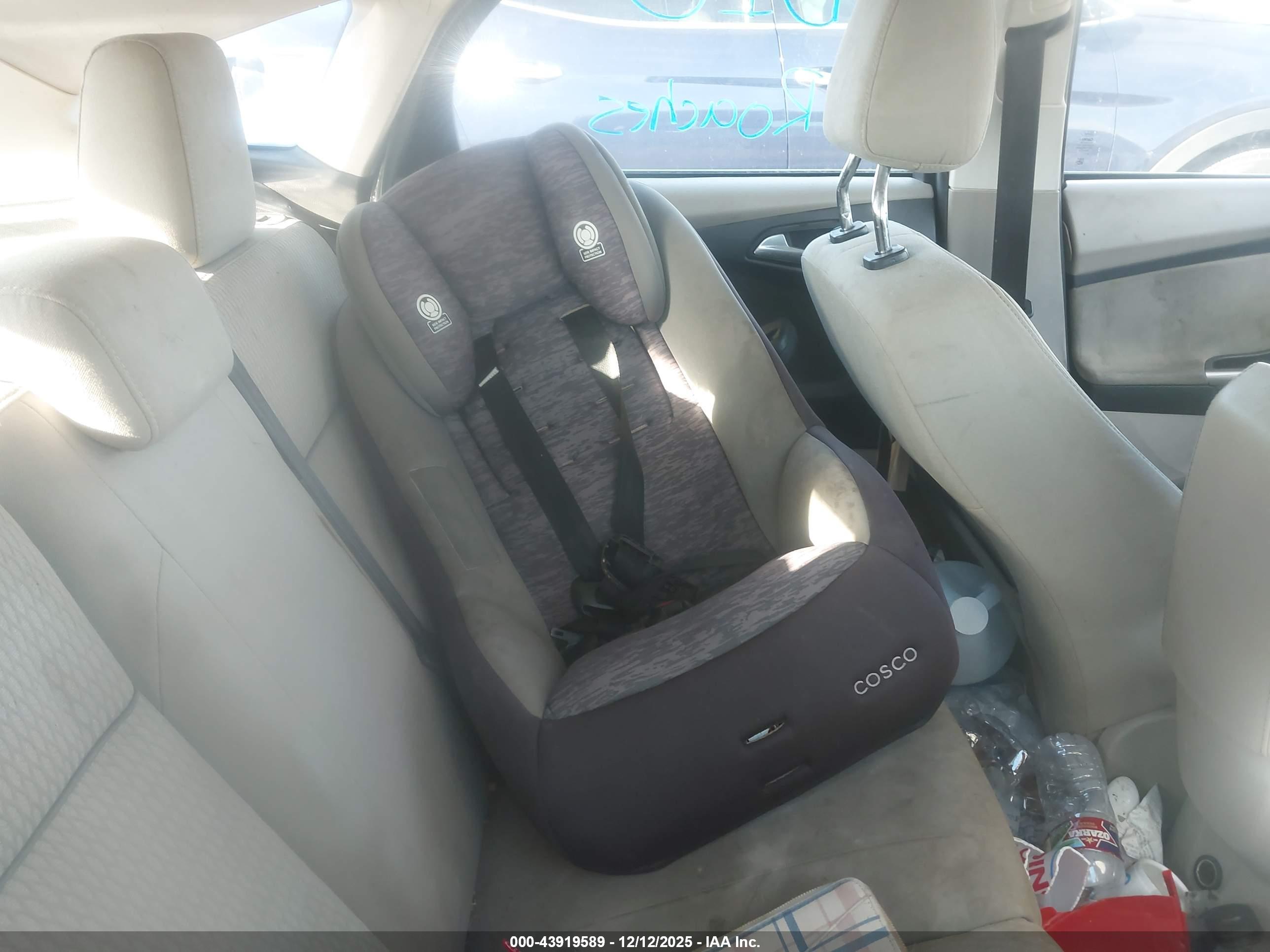 FORD FOCUS image 8