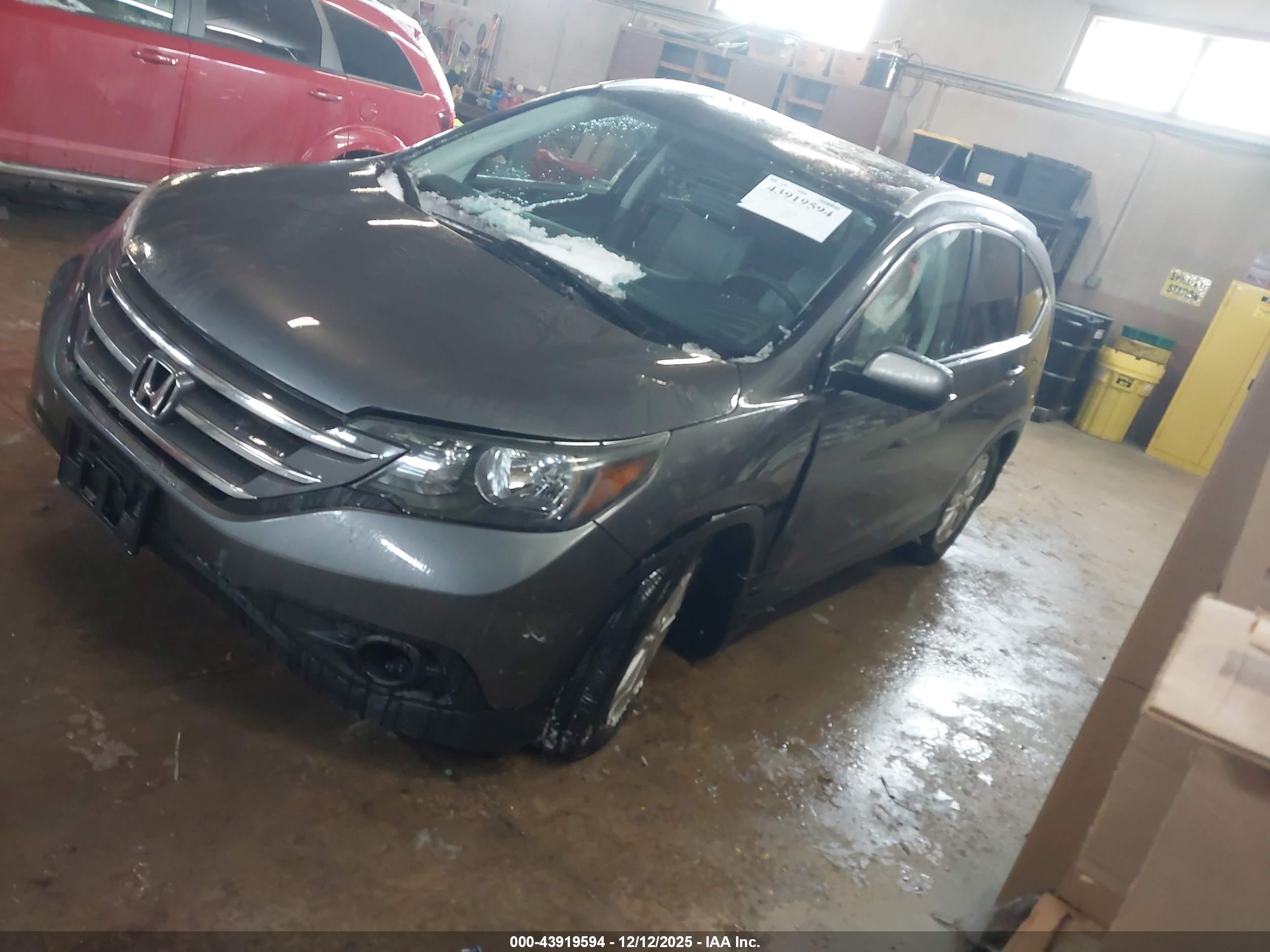 HONDA CR-V image 2
