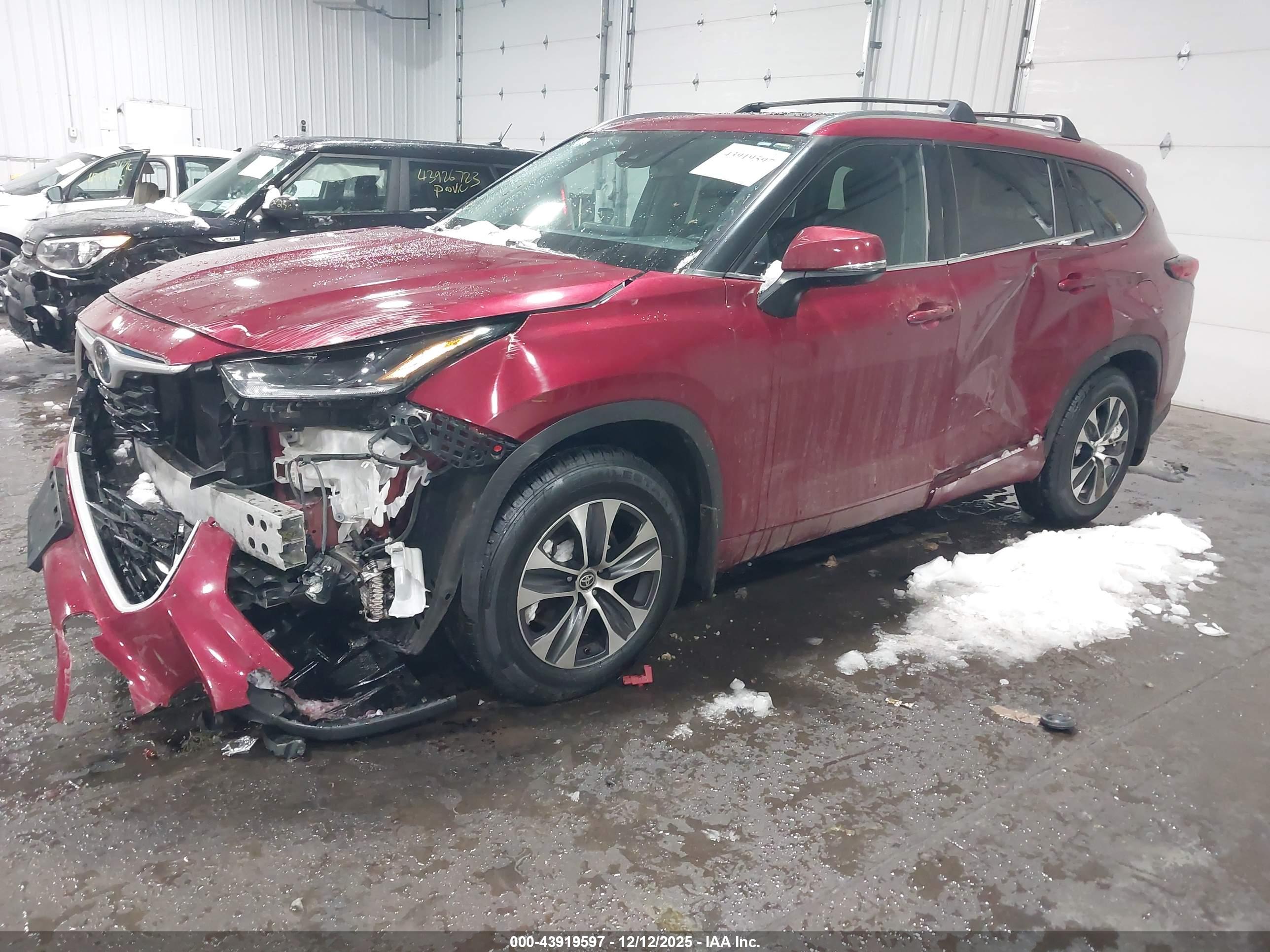 TOYOTA HIGHLANDER image 2