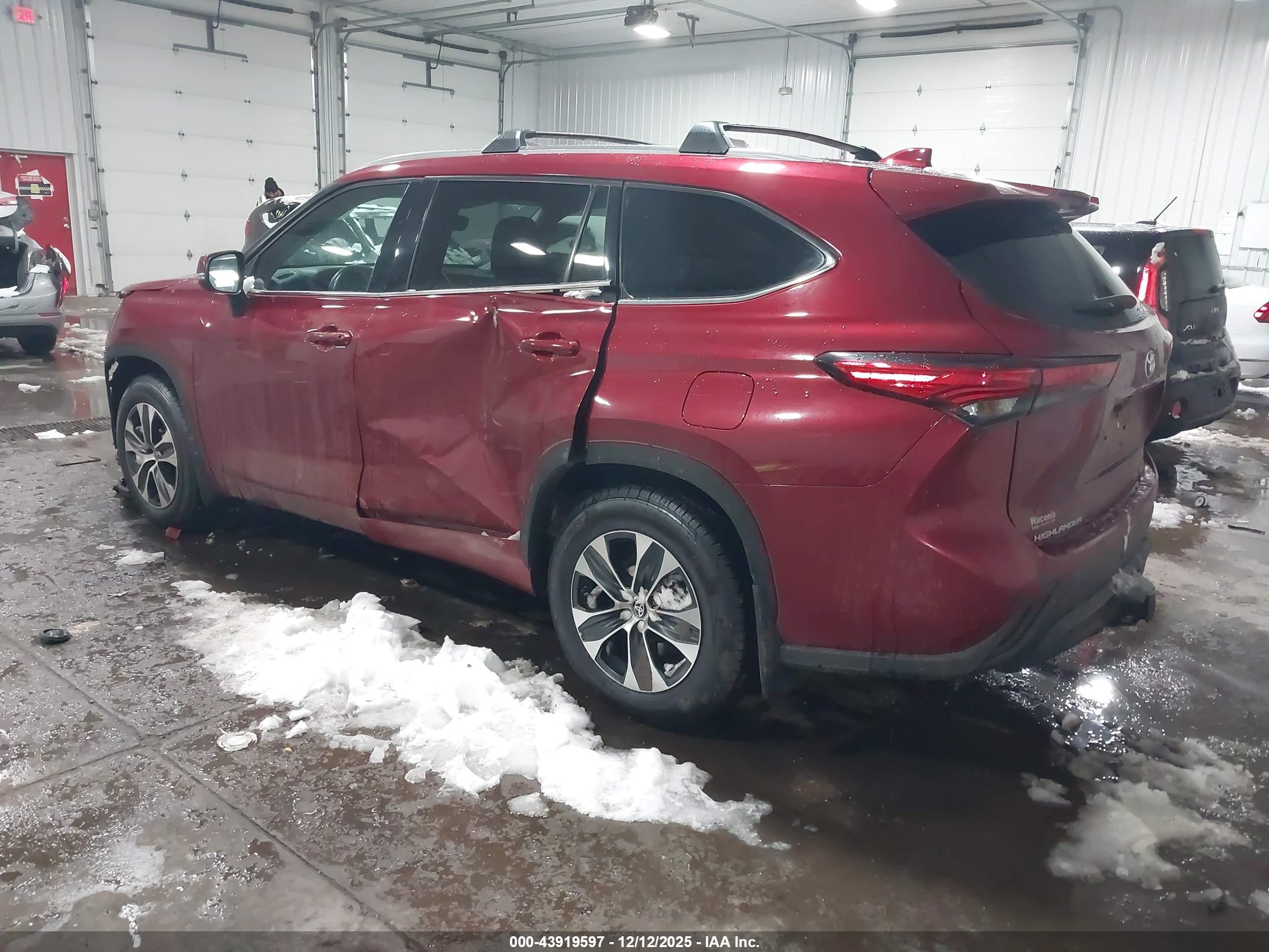 TOYOTA HIGHLANDER image 3