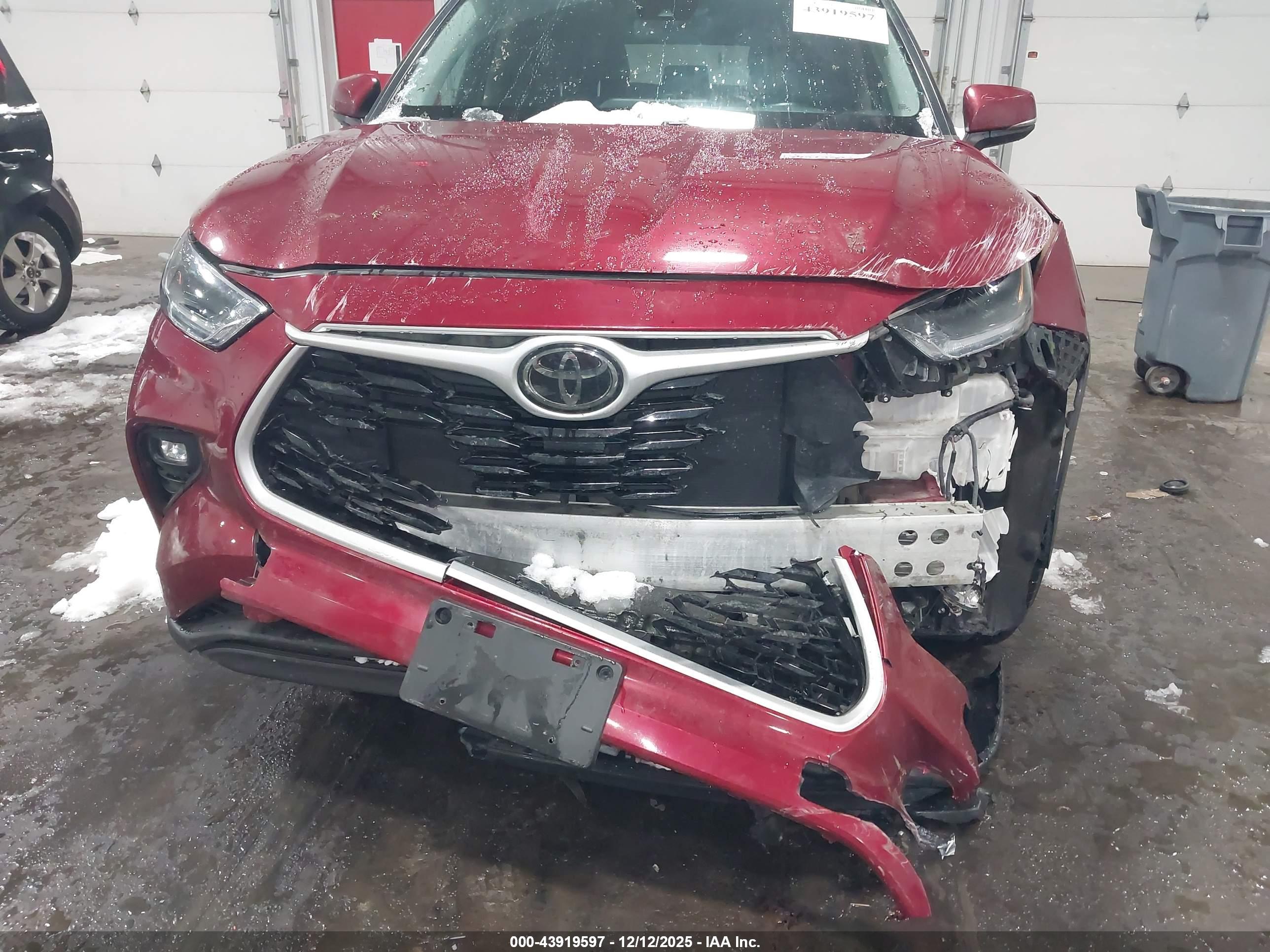 TOYOTA HIGHLANDER image 6