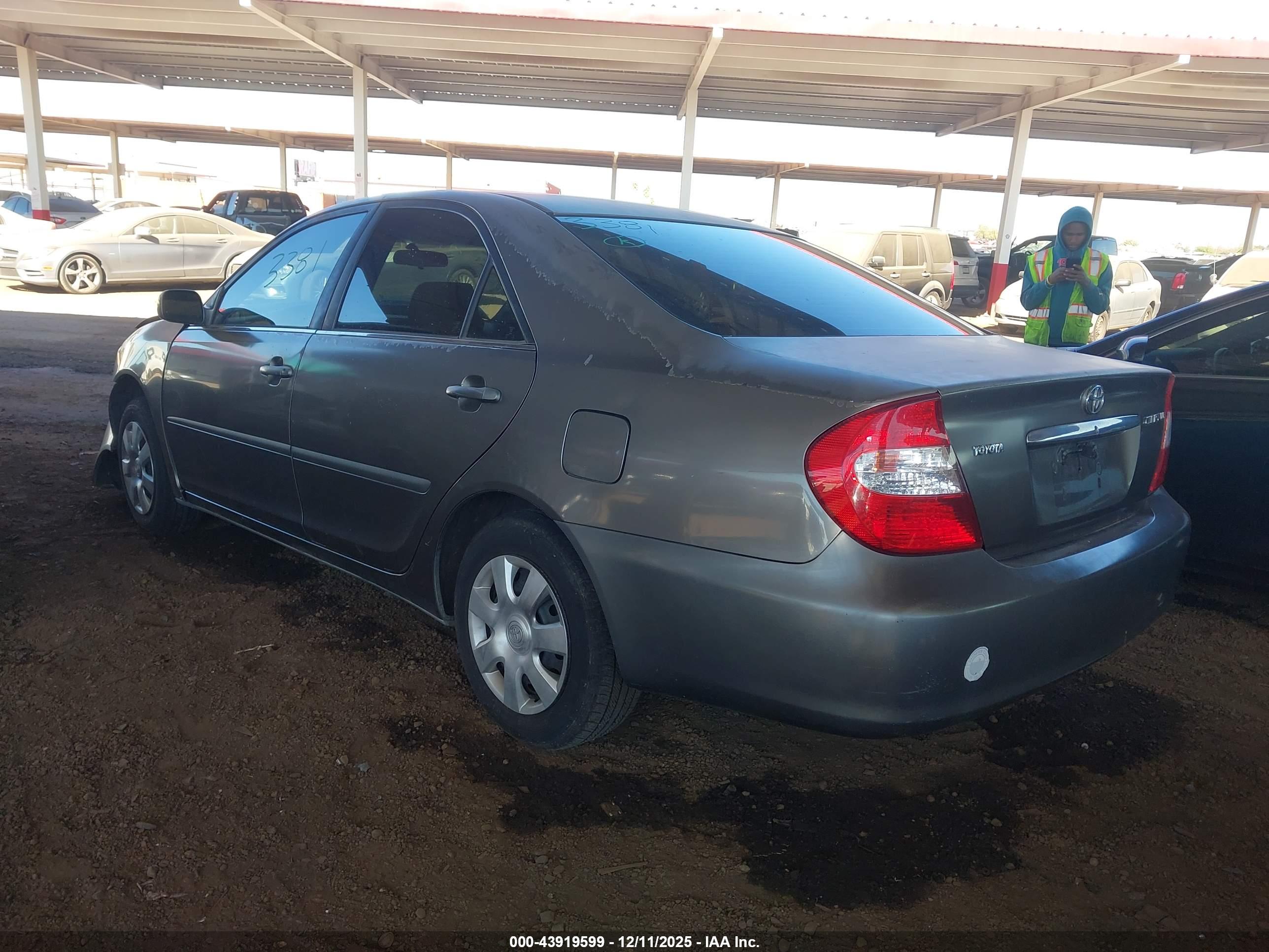 TOYOTA CAMRY image 3