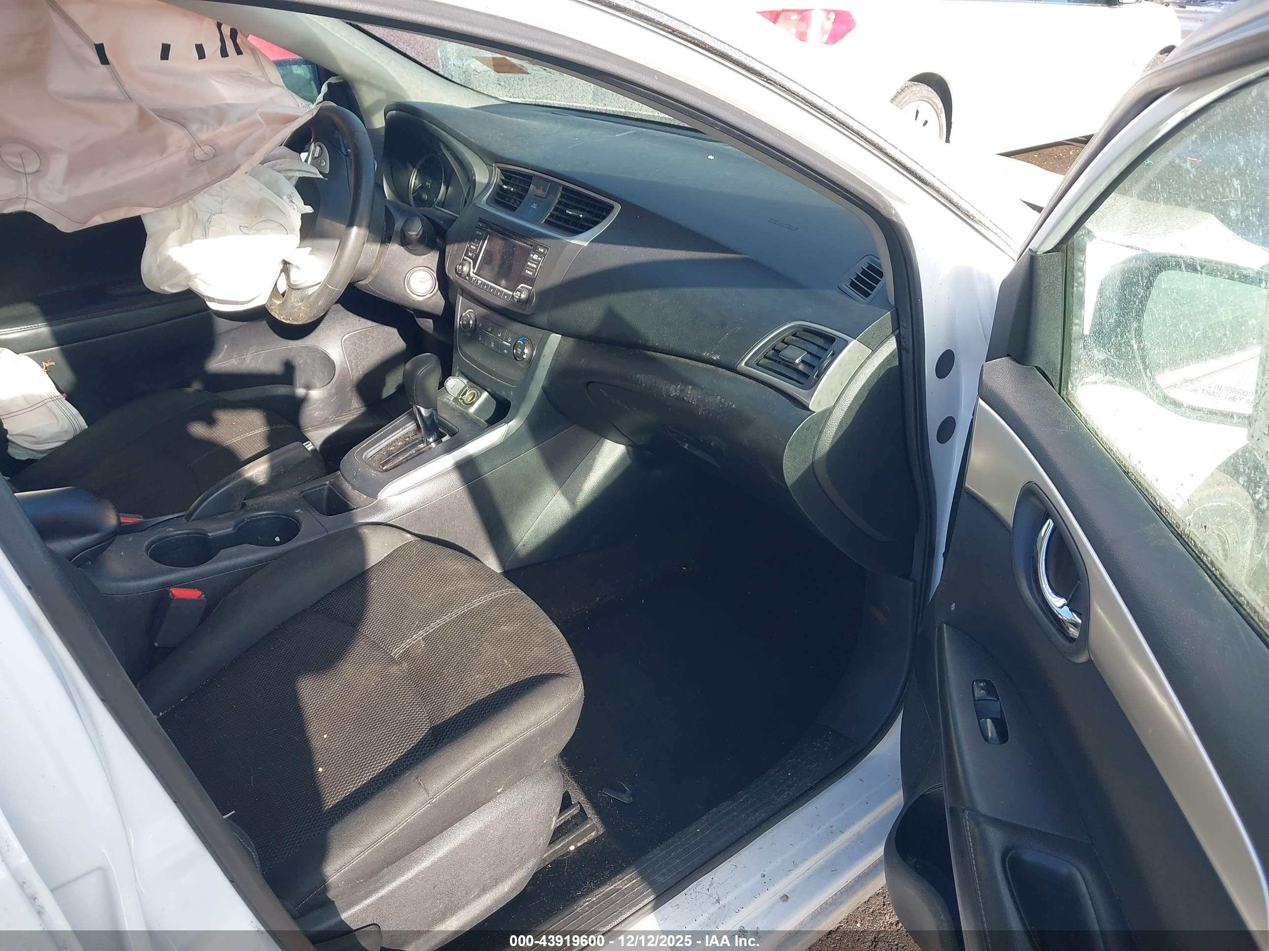 NISSAN SENTRA image 5