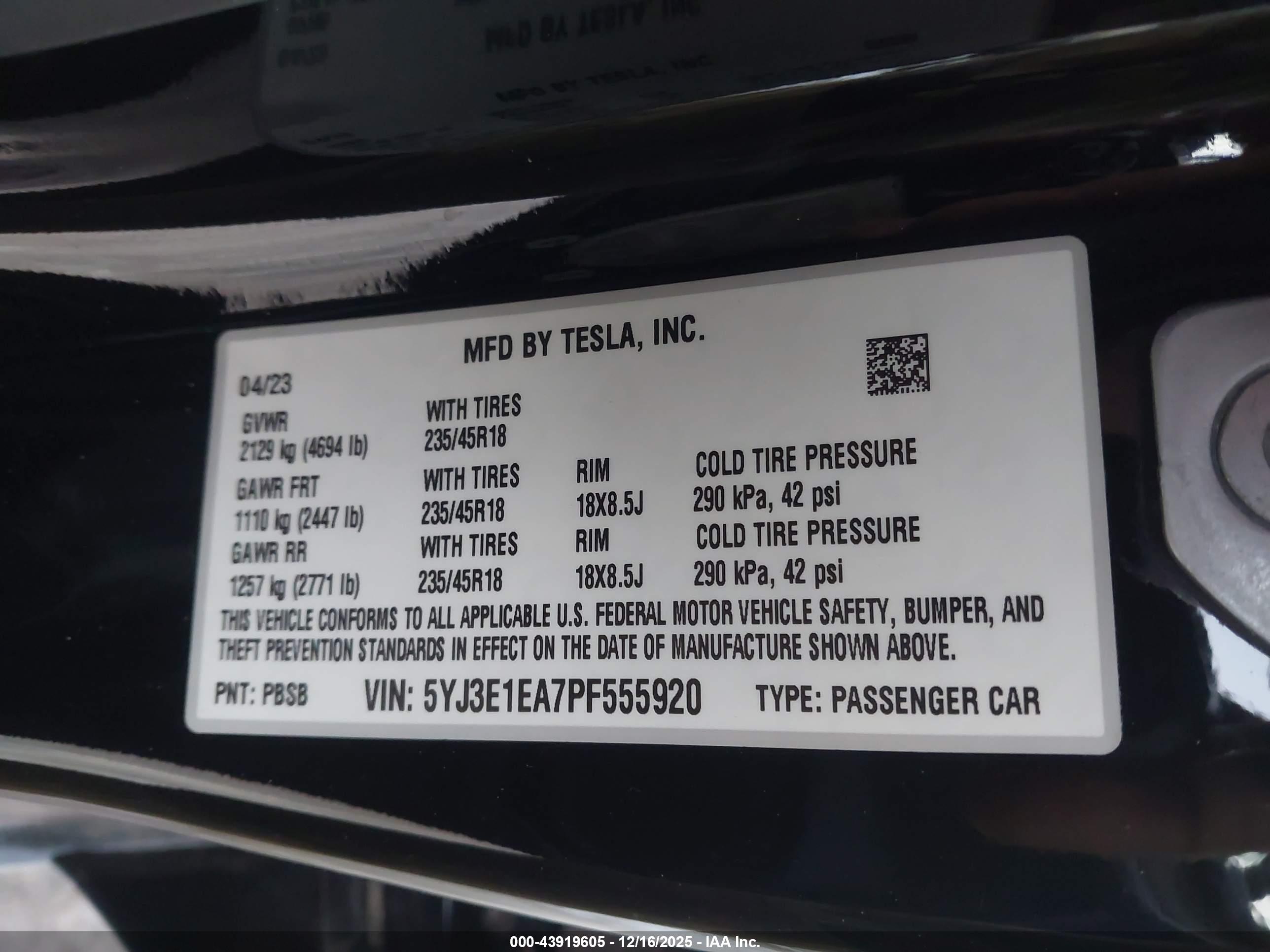 TESLA MODEL image 9