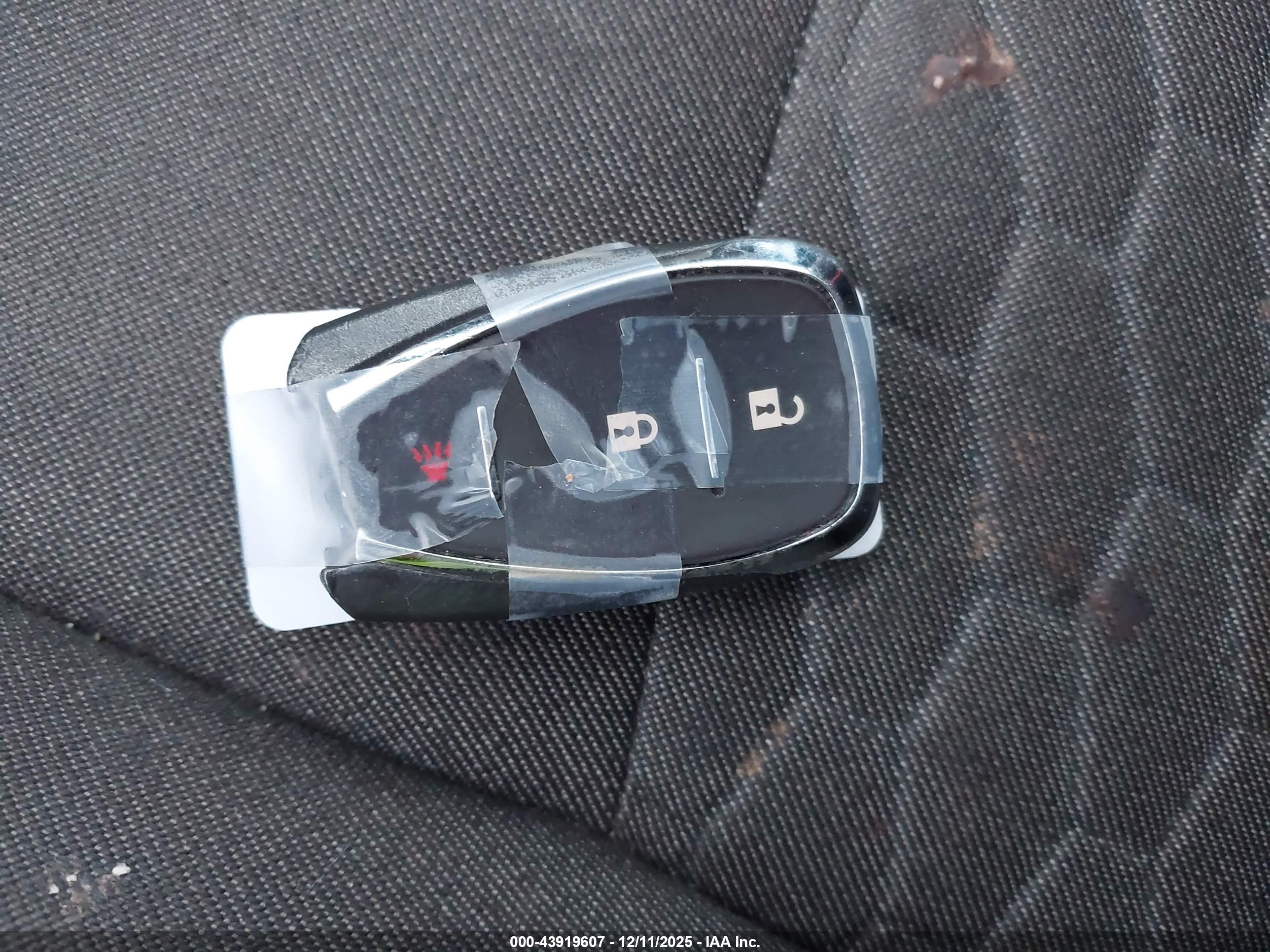CHEVROLET EQUINOX image 11