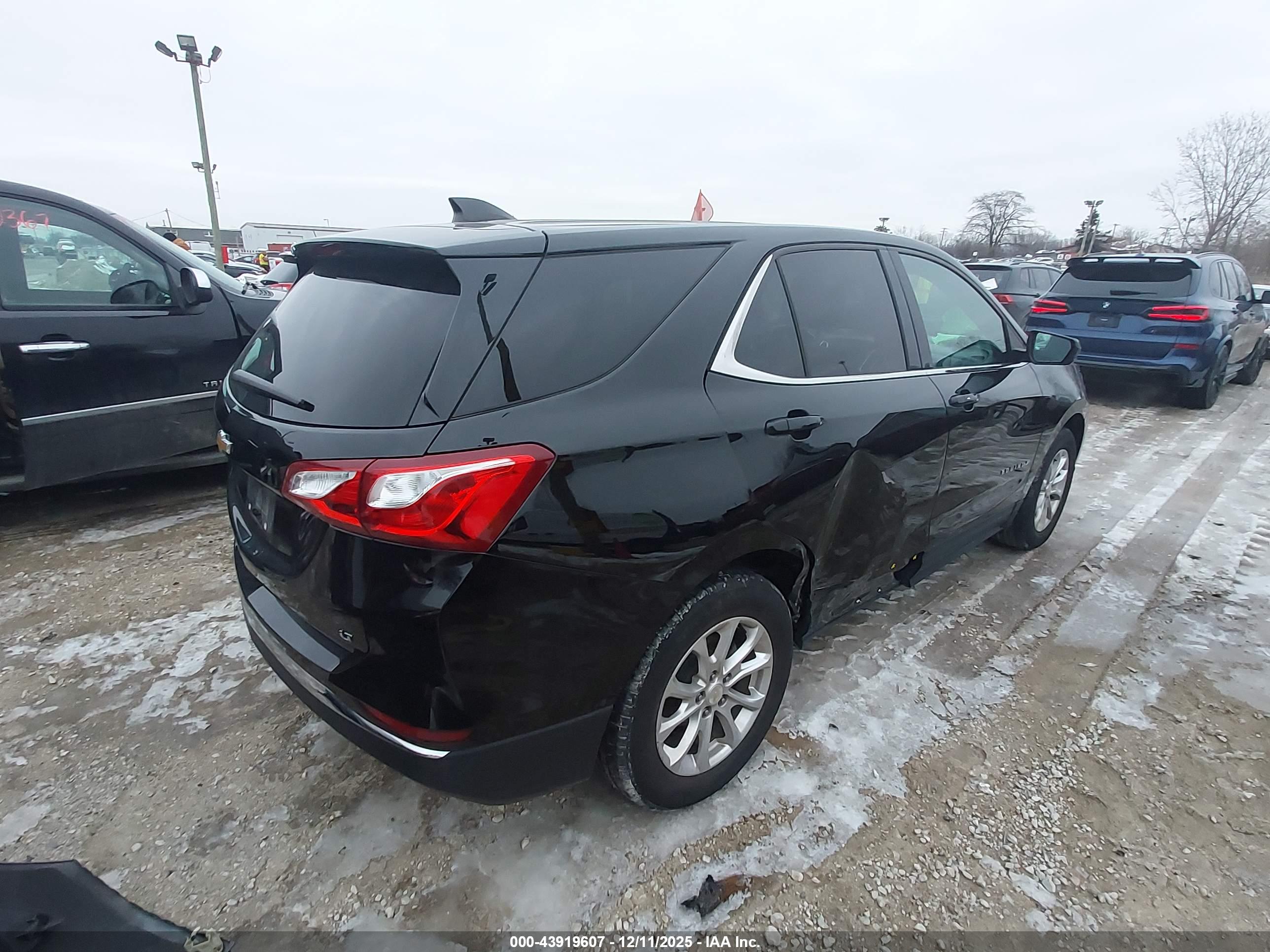 CHEVROLET EQUINOX image 4