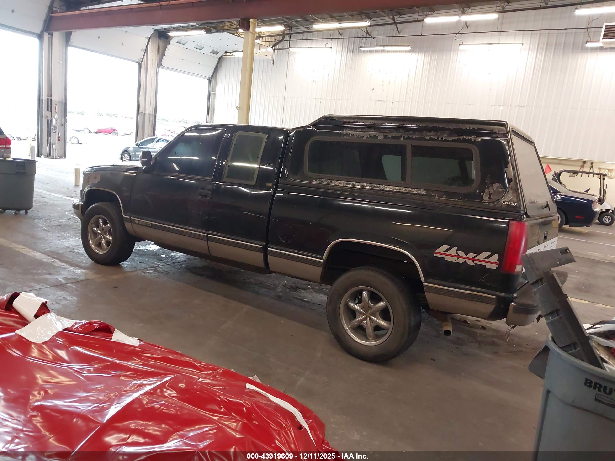 CHEVROLET GMT-400 image 3